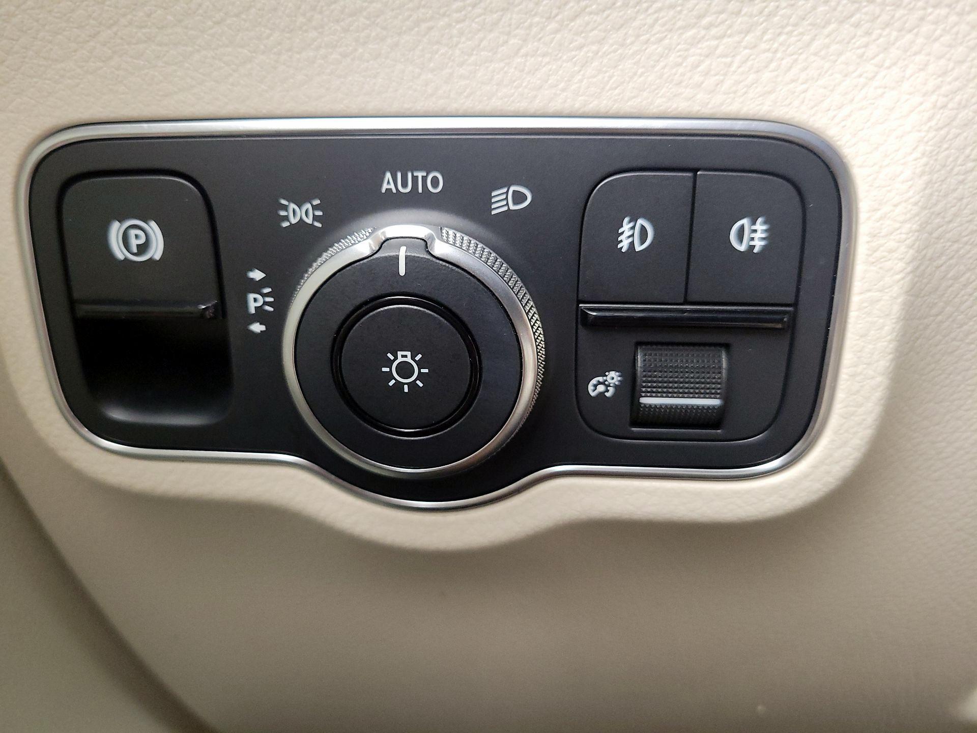 Thumbnail: 2023 Mercedes-Benz GLA - 13