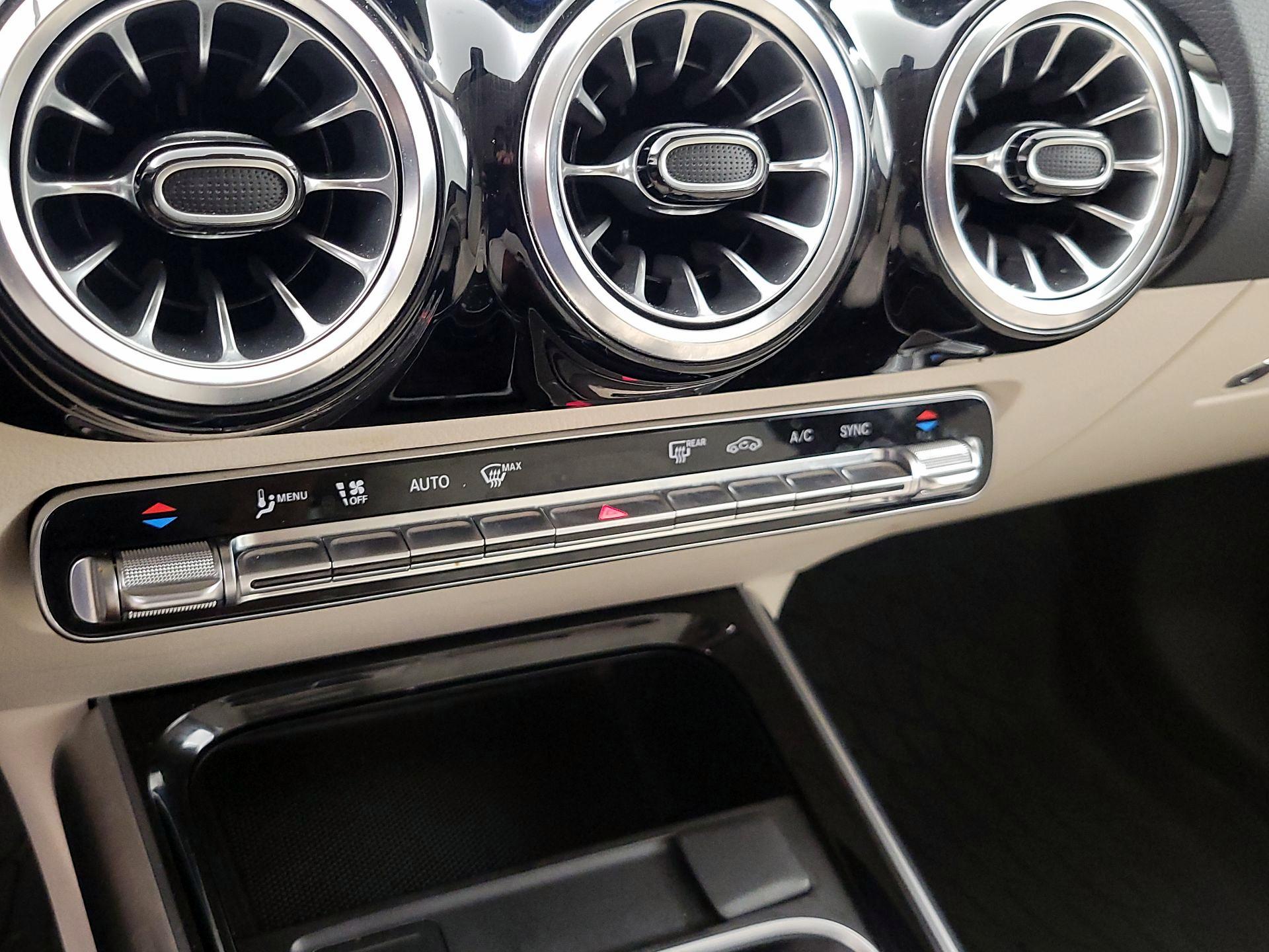 Thumbnail: 2023 Mercedes-Benz GLA - 16