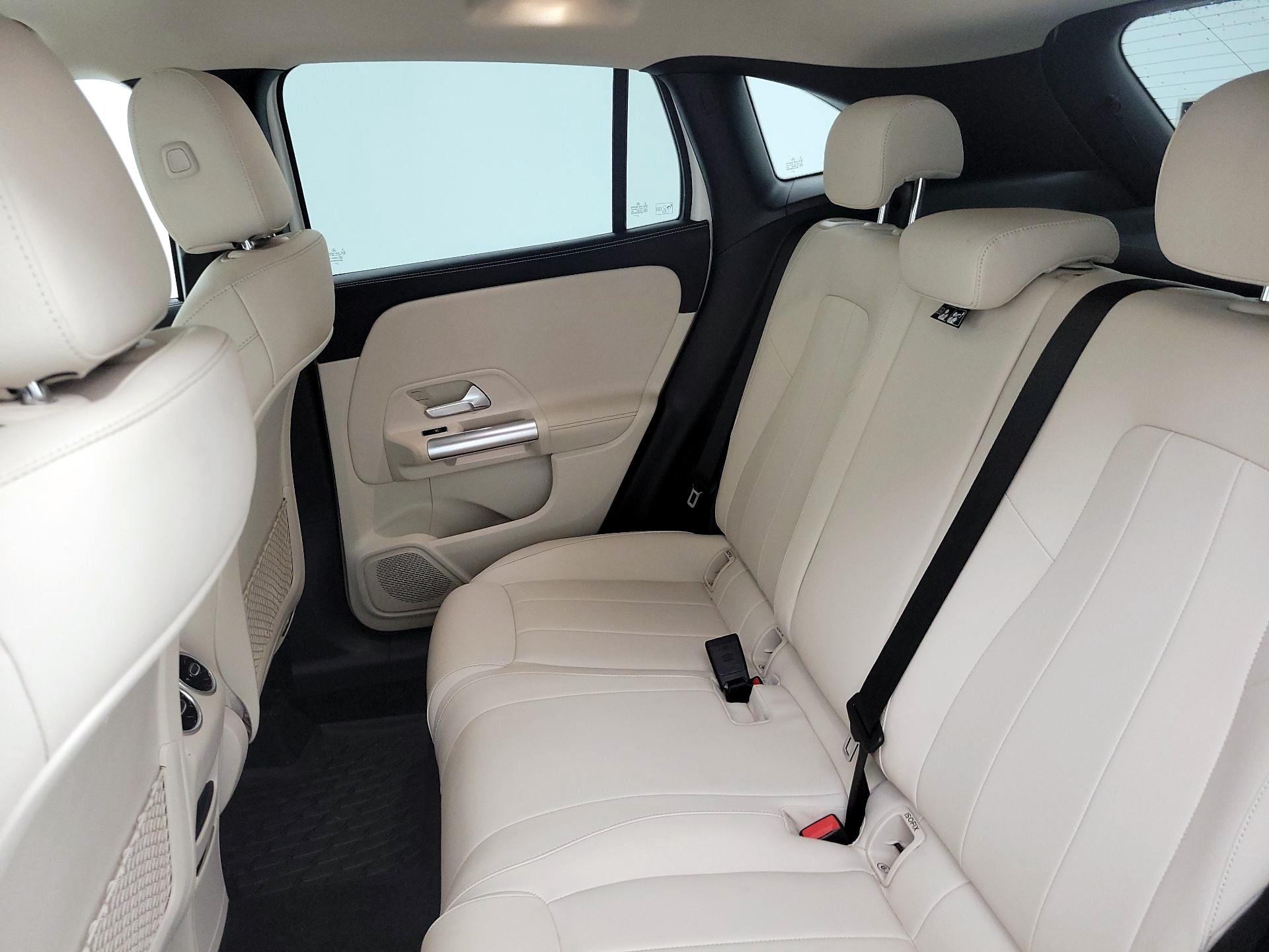 Thumbnail: 2023 Mercedes-Benz GLA - 19