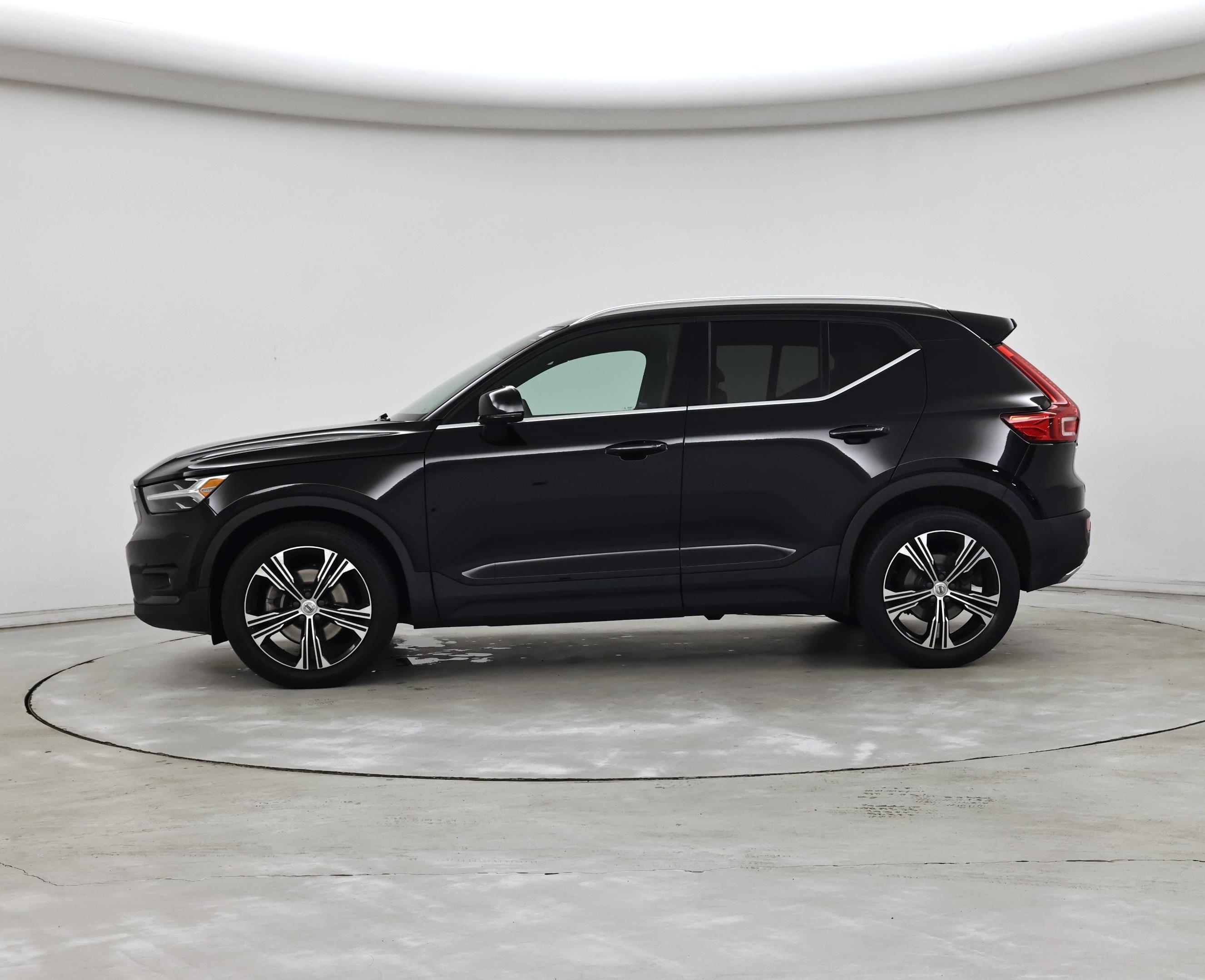 Thumbnail: 2020 Volvo XC40 - 3