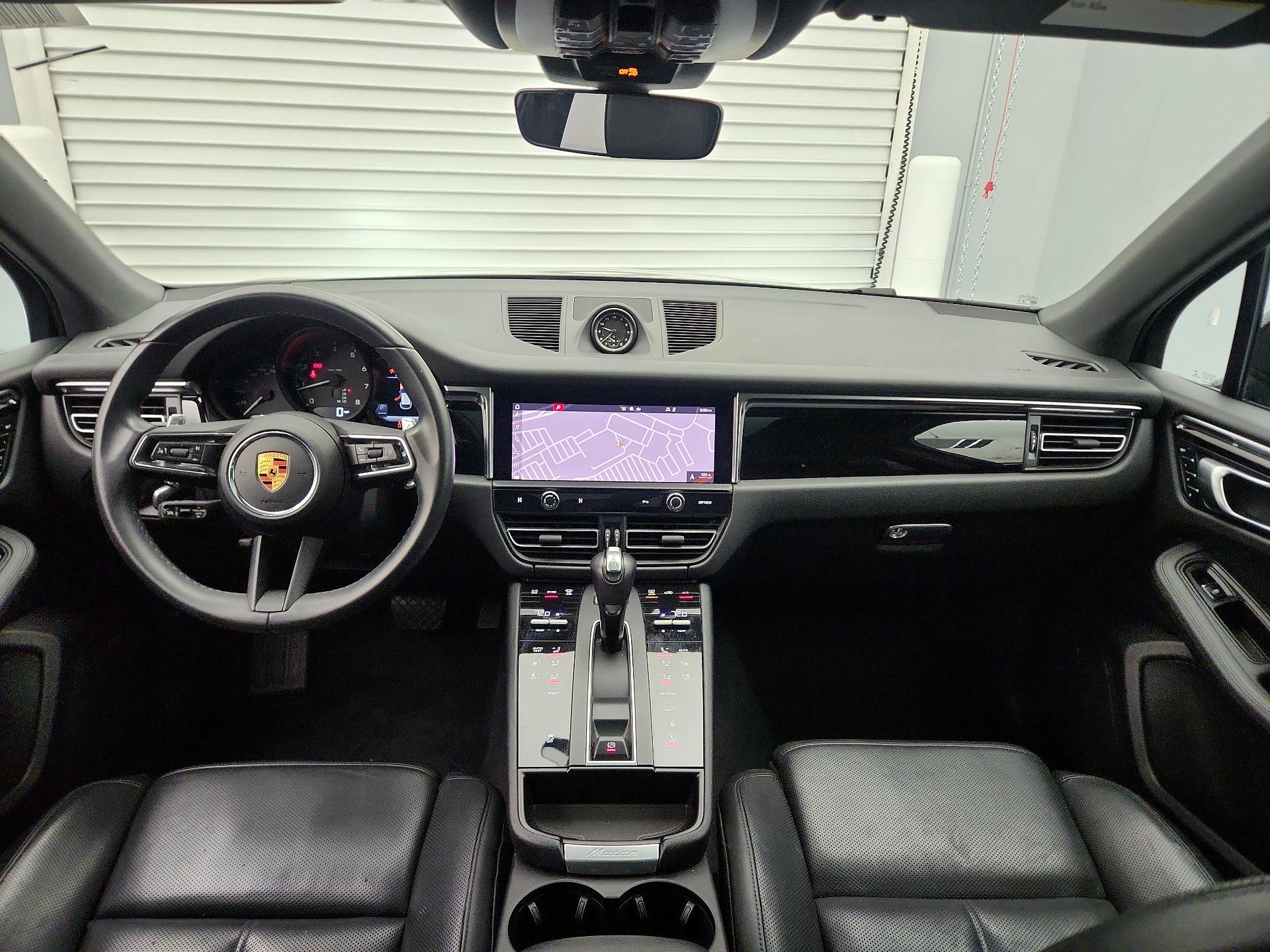 Thumbnail: 2023 Porsche Macan - 9