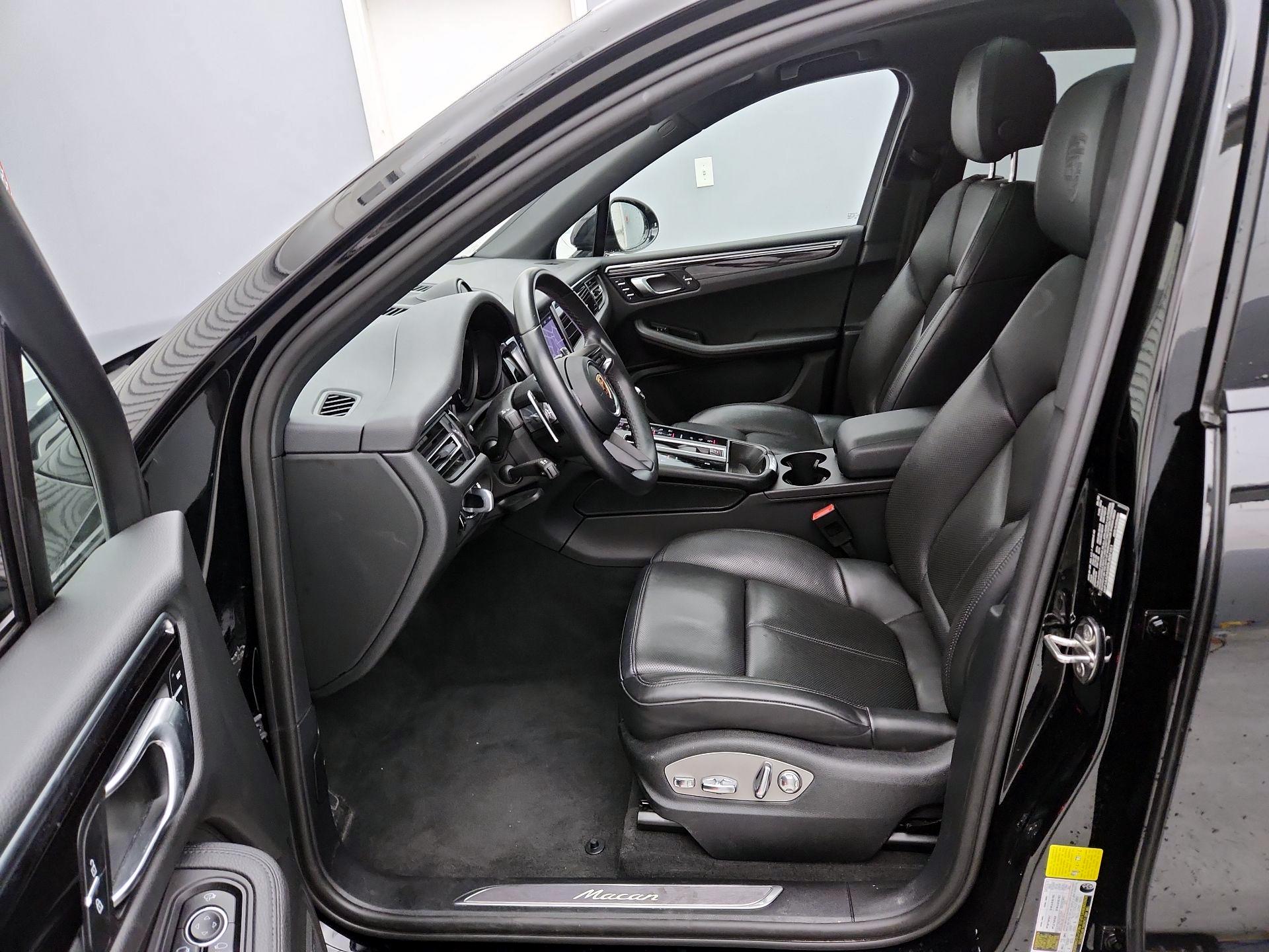 Thumbnail: 2023 Porsche Macan - 11