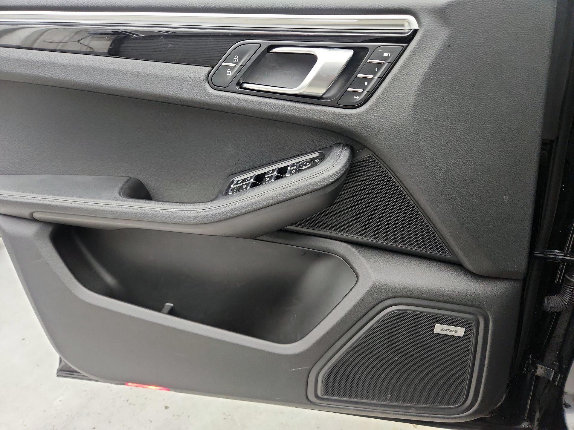 Thumbnail: 2023 Porsche Macan - 12