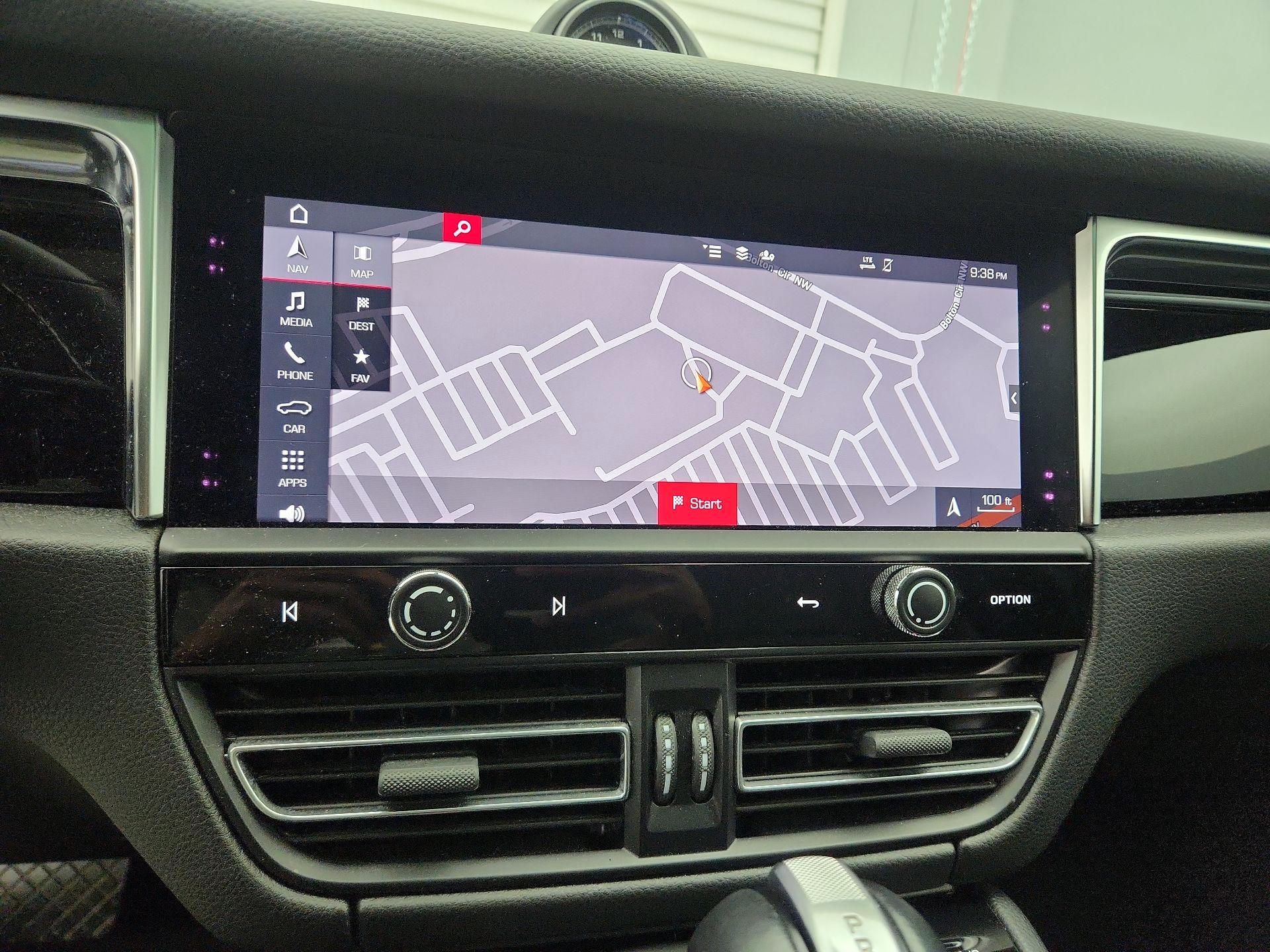 Thumbnail: 2023 Porsche Macan - 14