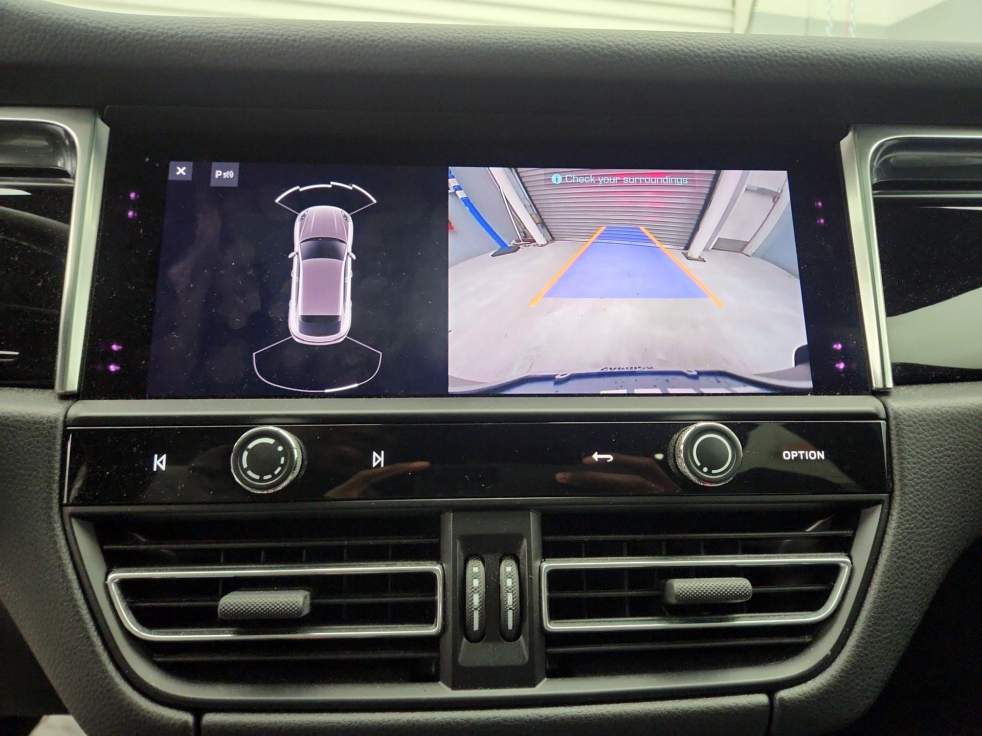 Thumbnail: 2023 Porsche Macan - 15