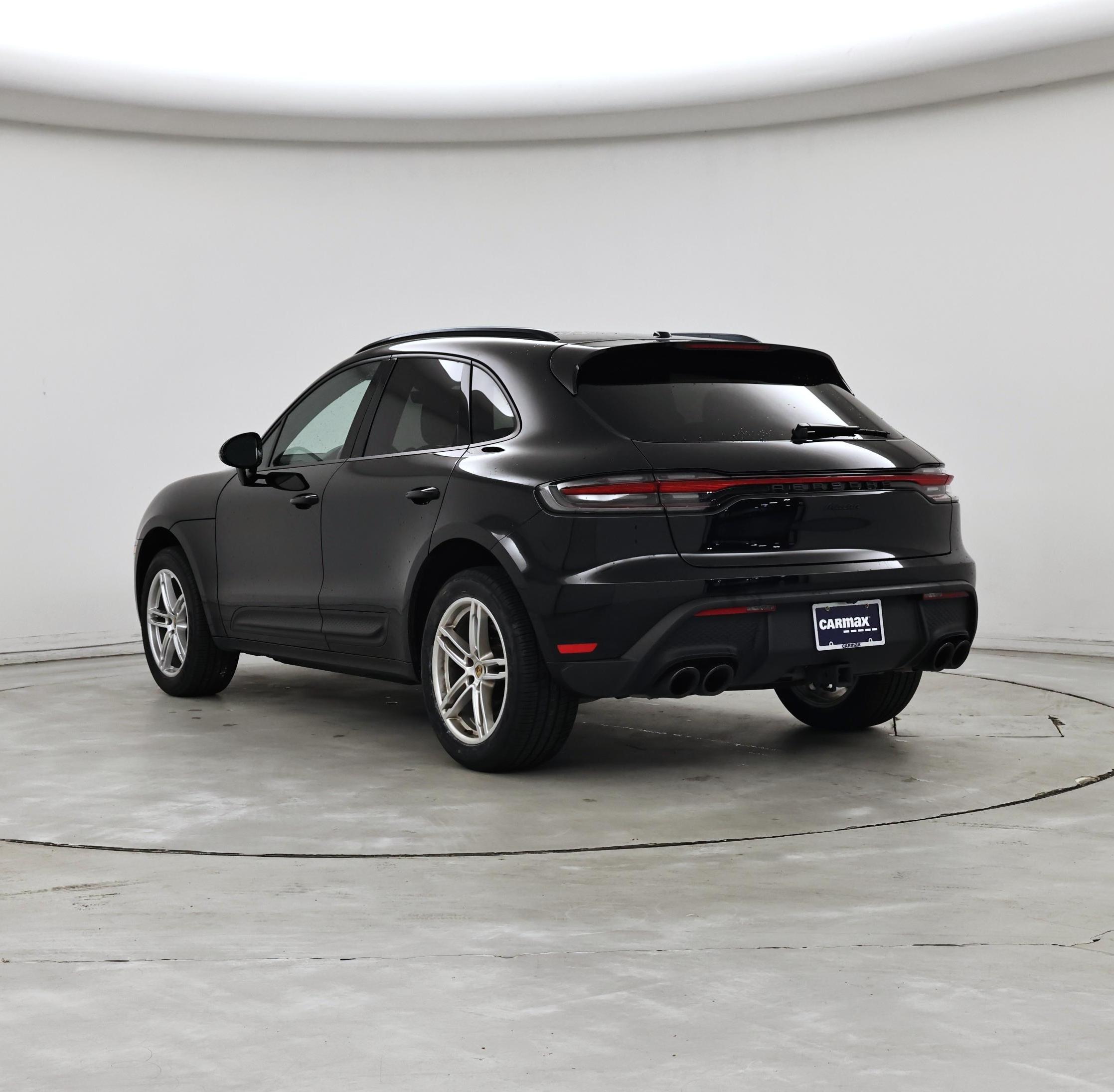 Thumbnail: 2023 Porsche Macan - 2