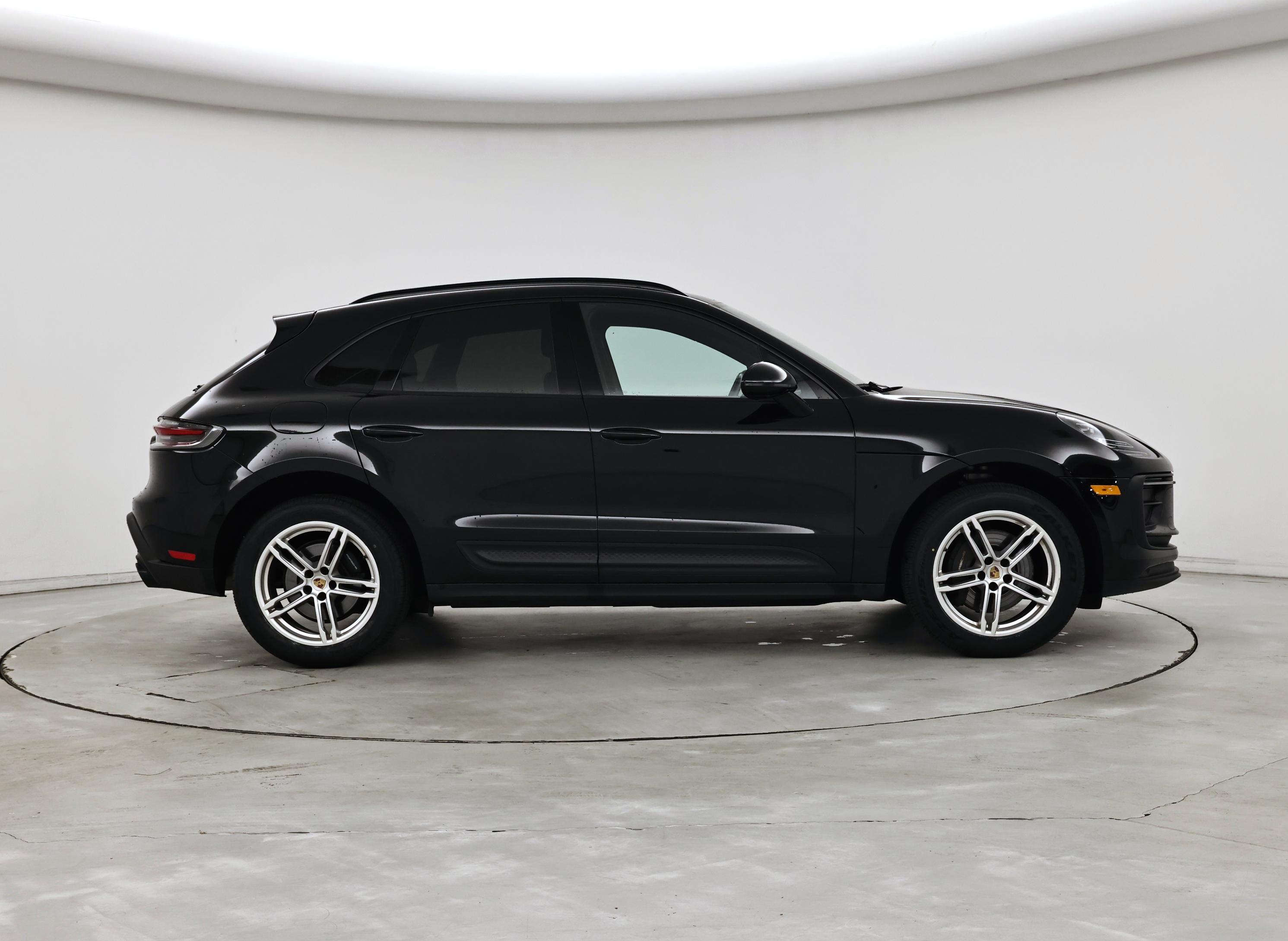 Thumbnail: 2023 Porsche Macan - 7