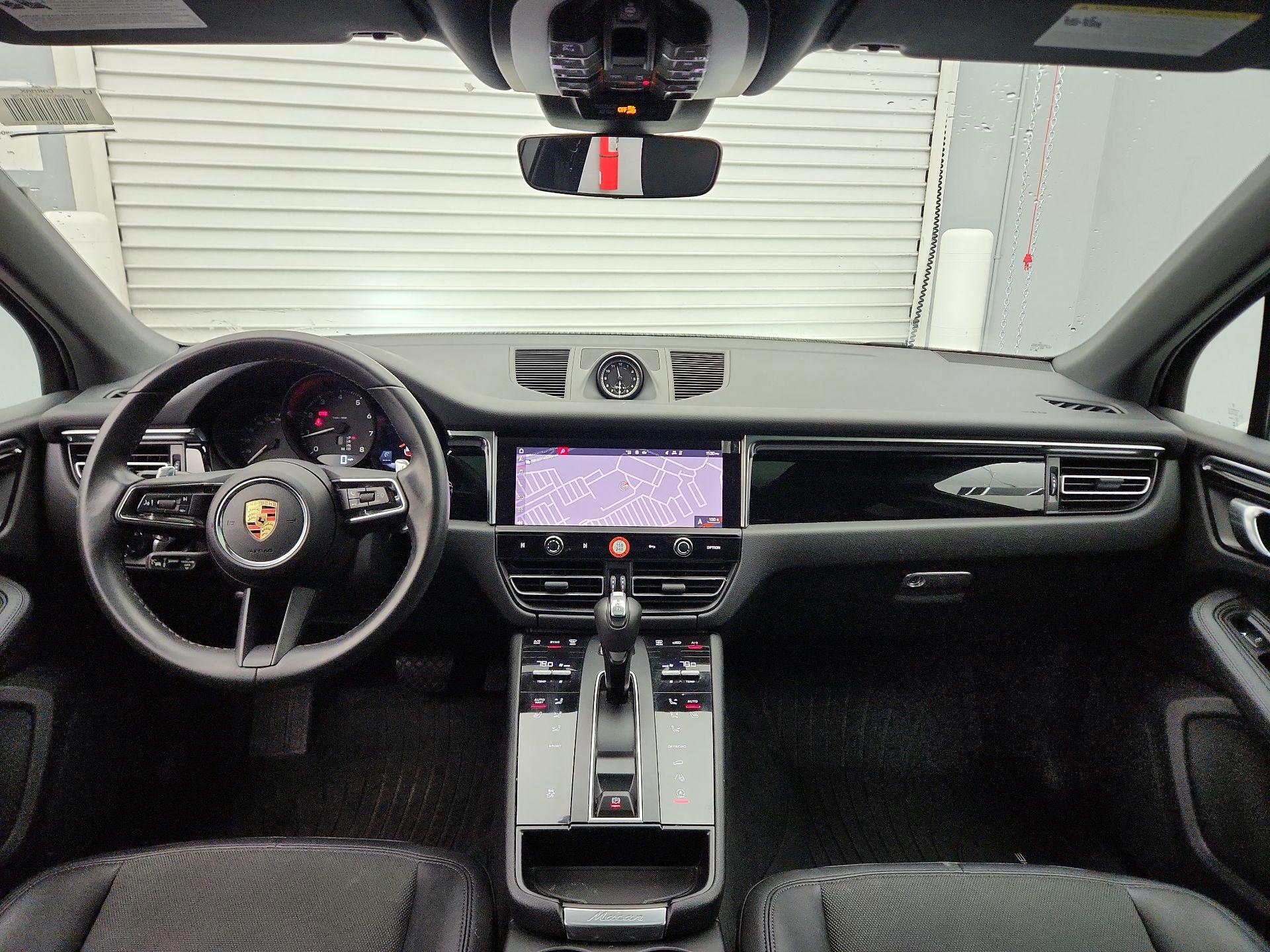 Thumbnail: 2023 Porsche Macan - 9