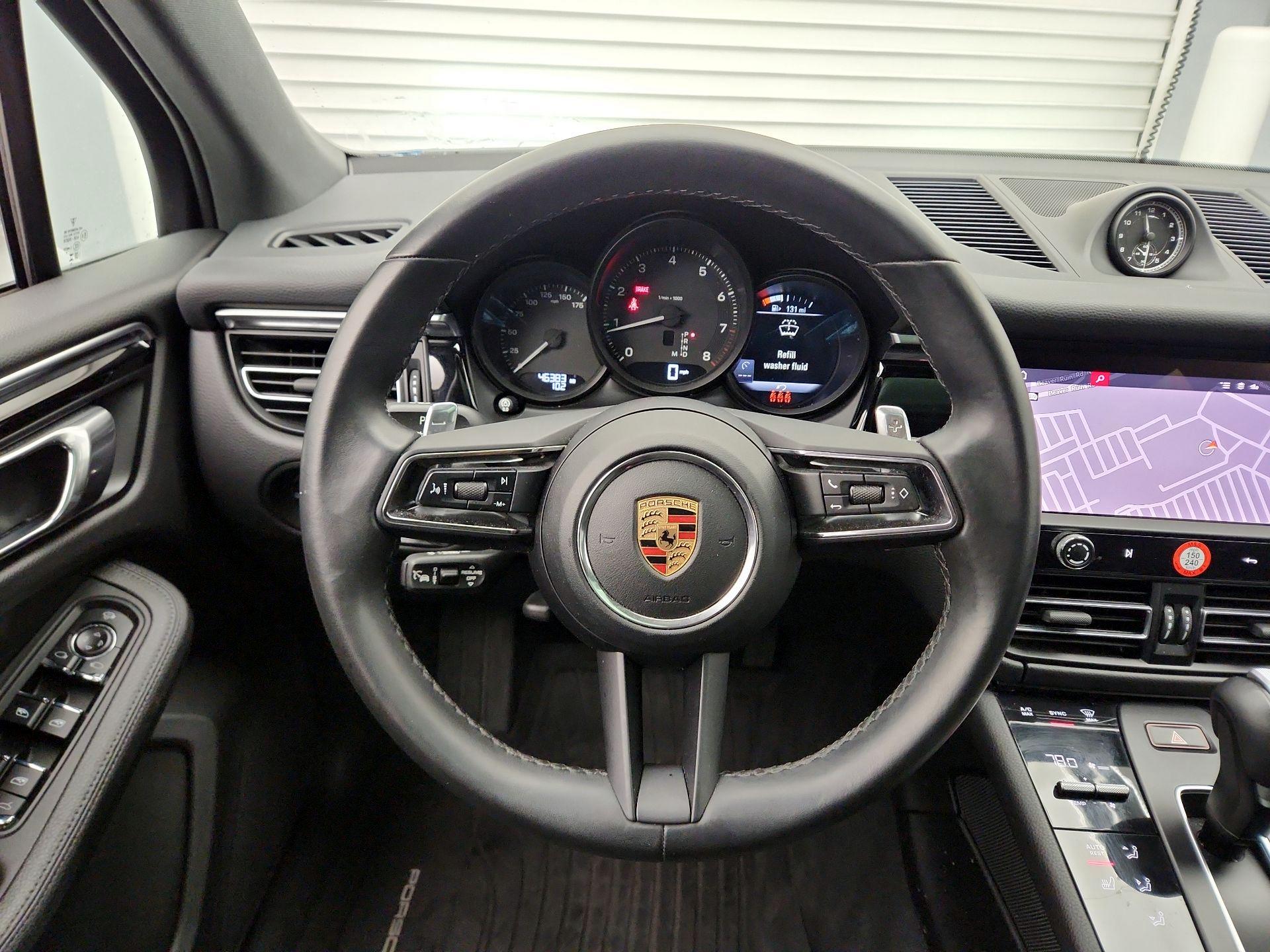 Thumbnail: 2023 Porsche Macan - 10