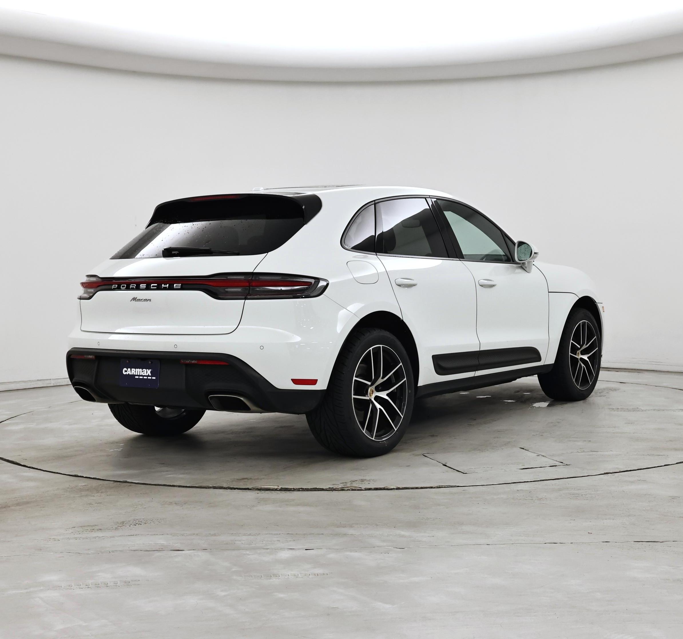 Thumbnail: 2023 Porsche Macan - 8