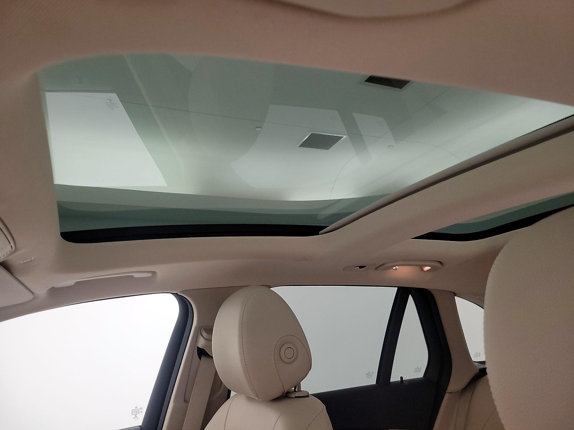 Thumbnail: 2022 Mercedes-Benz GLC - 19