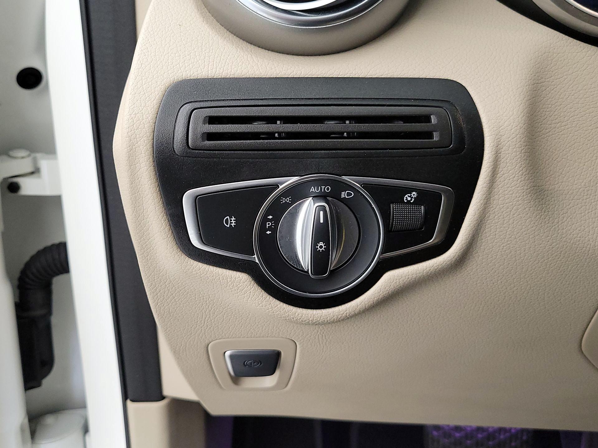 Thumbnail: 2022 Mercedes-Benz GLC - 13