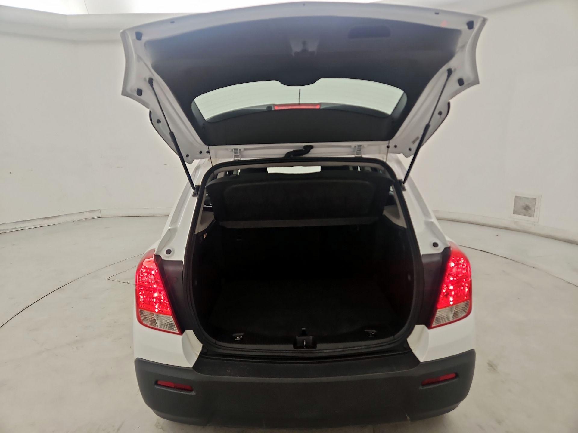 Thumbnail: 2016 Chevrolet Trax - 19