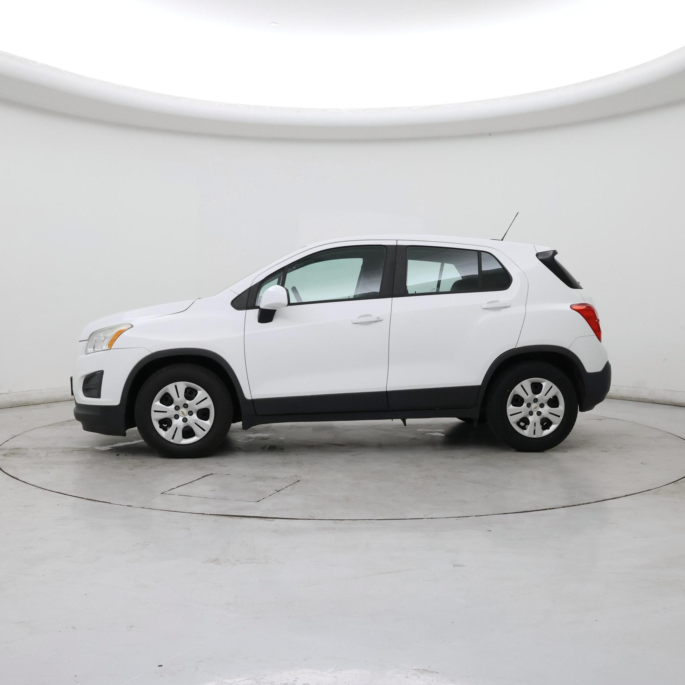 Thumbnail: 2016 Chevrolet Trax - 3