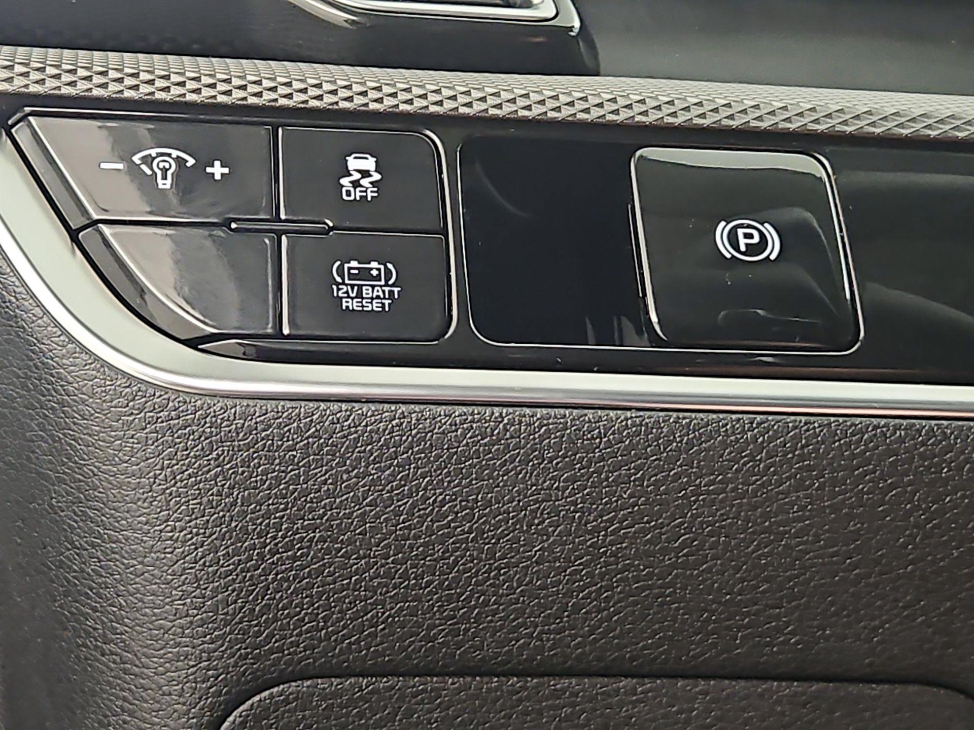 Thumbnail: 2025 Kia Sportage - 13