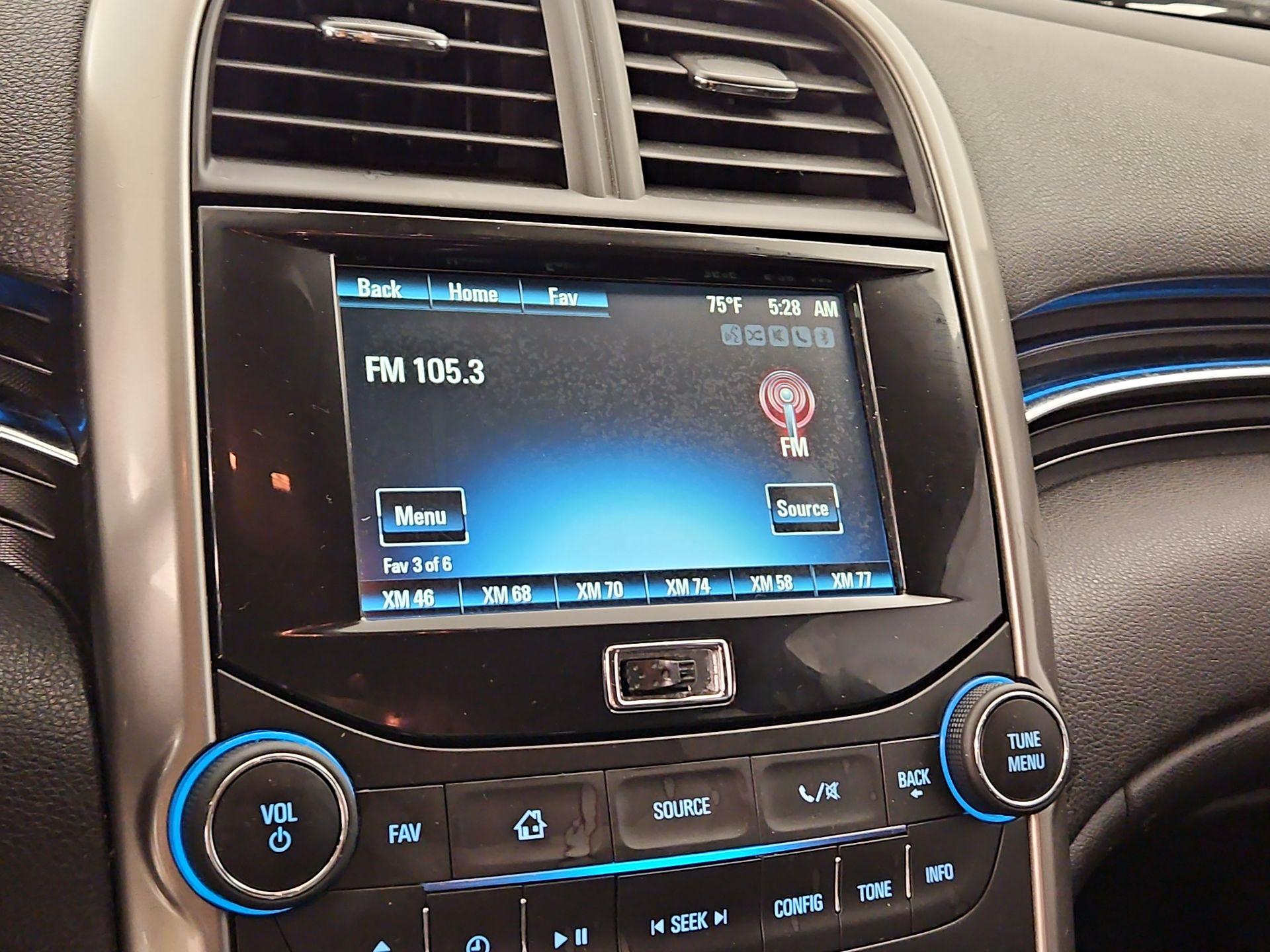 Thumbnail: 2015 Chevrolet Malibu - 15