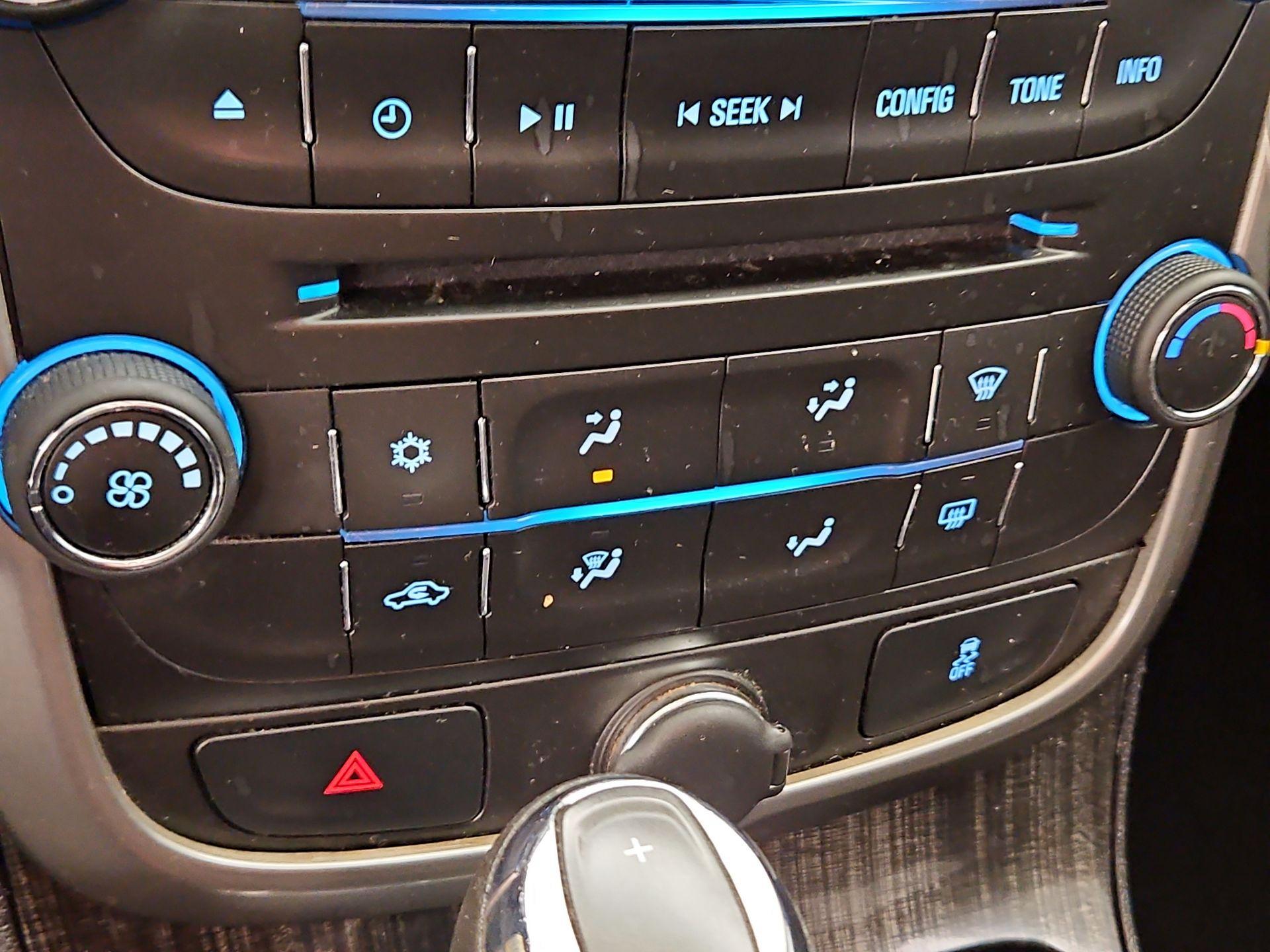 Thumbnail: 2015 Chevrolet Malibu - 16