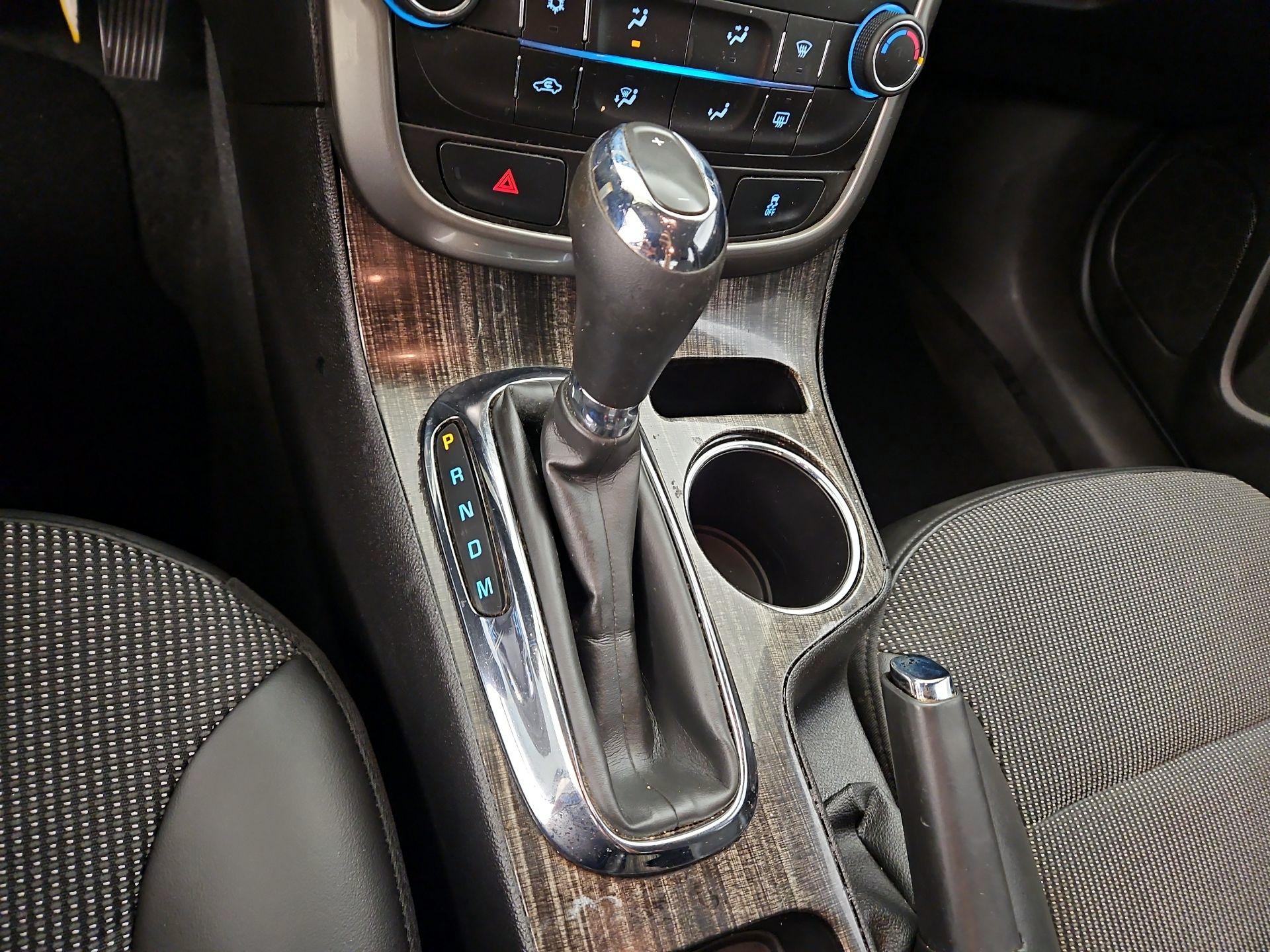 Thumbnail: 2015 Chevrolet Malibu - 17