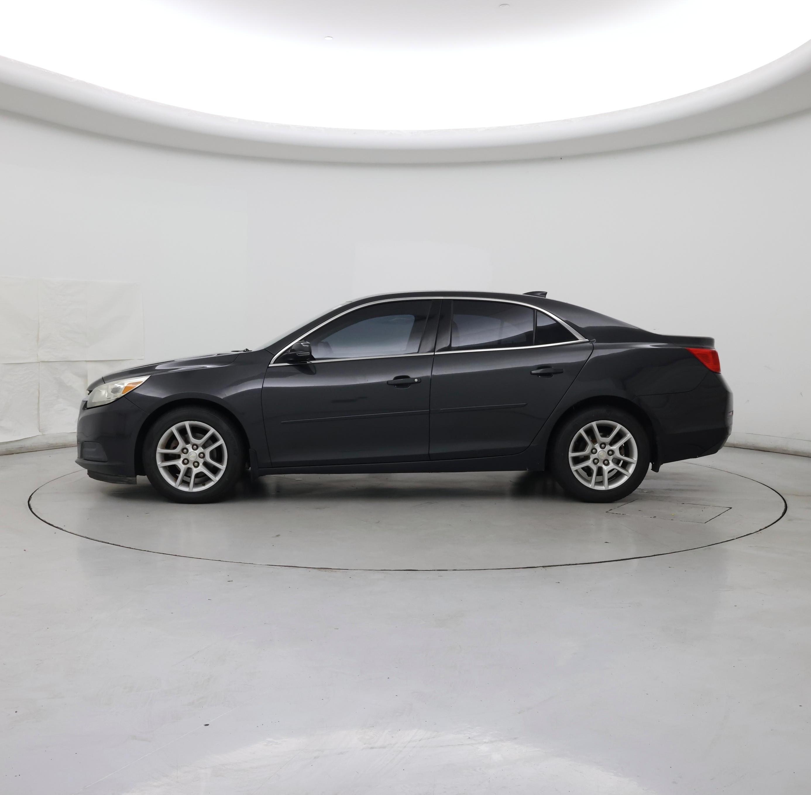 Thumbnail: 2015 Chevrolet Malibu - 3