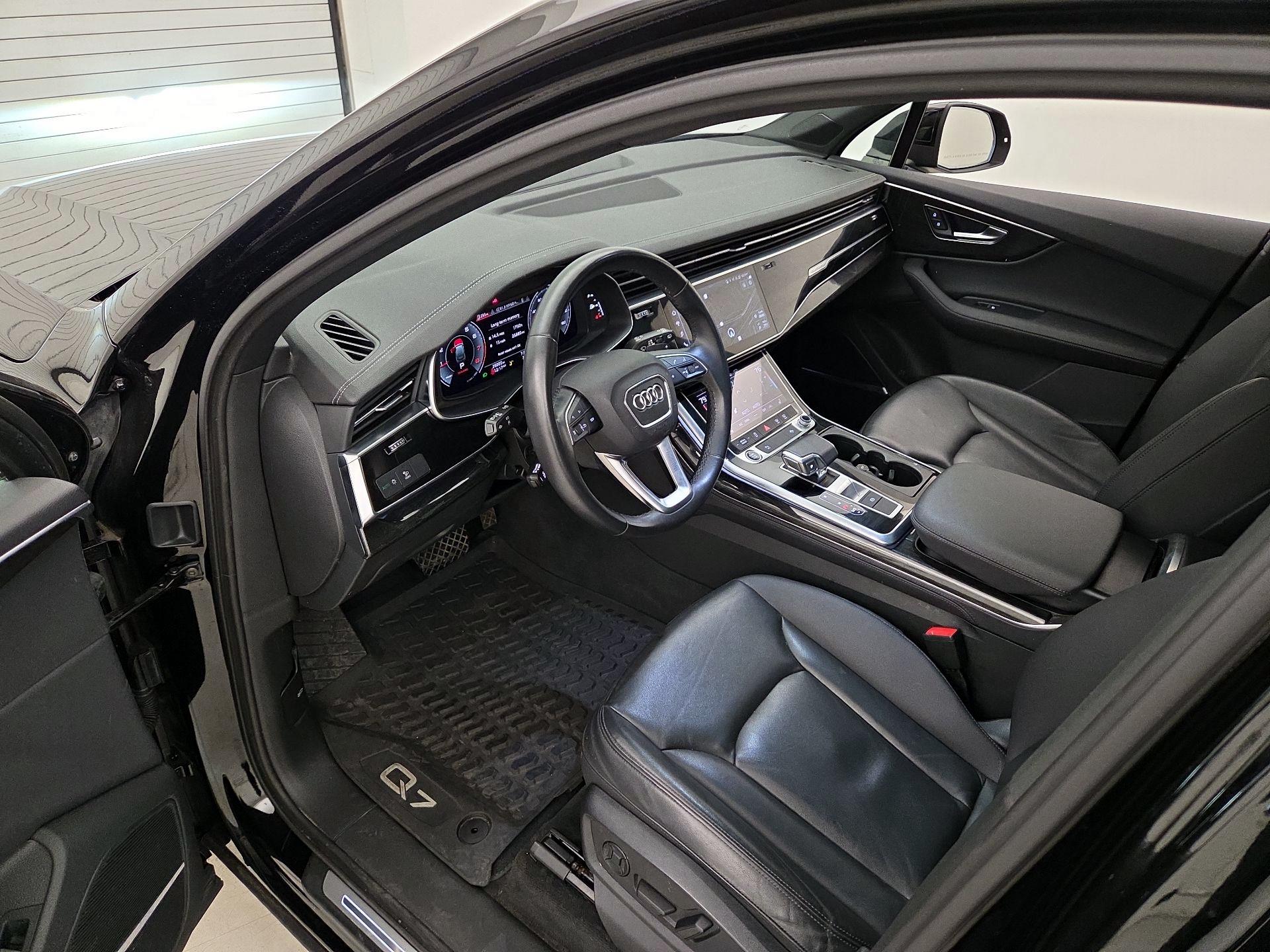 Thumbnail: 2023 Audi Q7 - 11