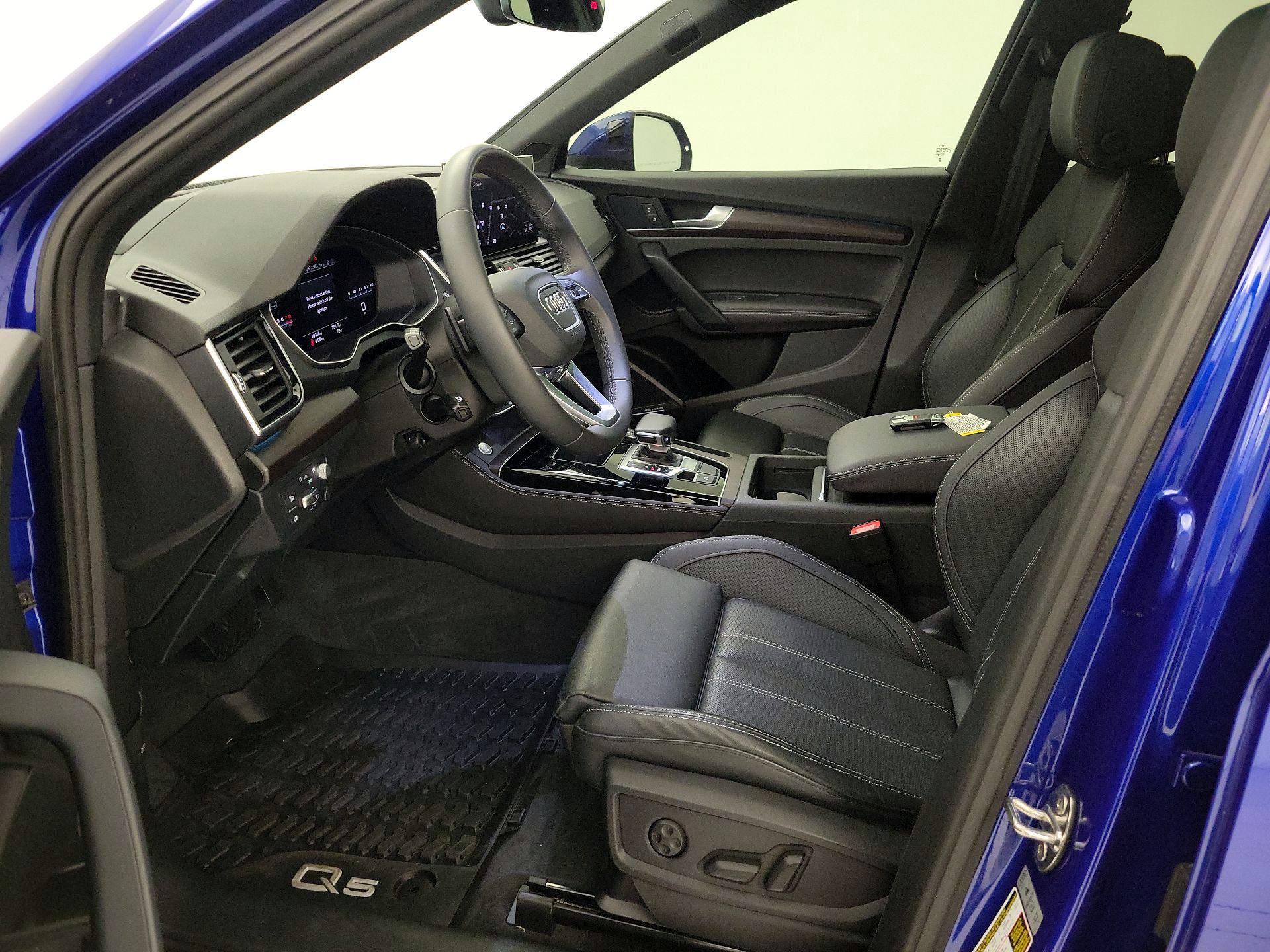 Thumbnail: 2023 Audi Q5 - 11