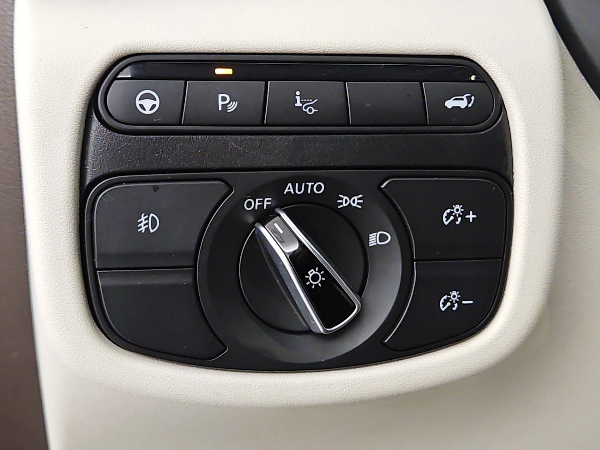 Thumbnail: 2019 INFINITI QX50 - 13