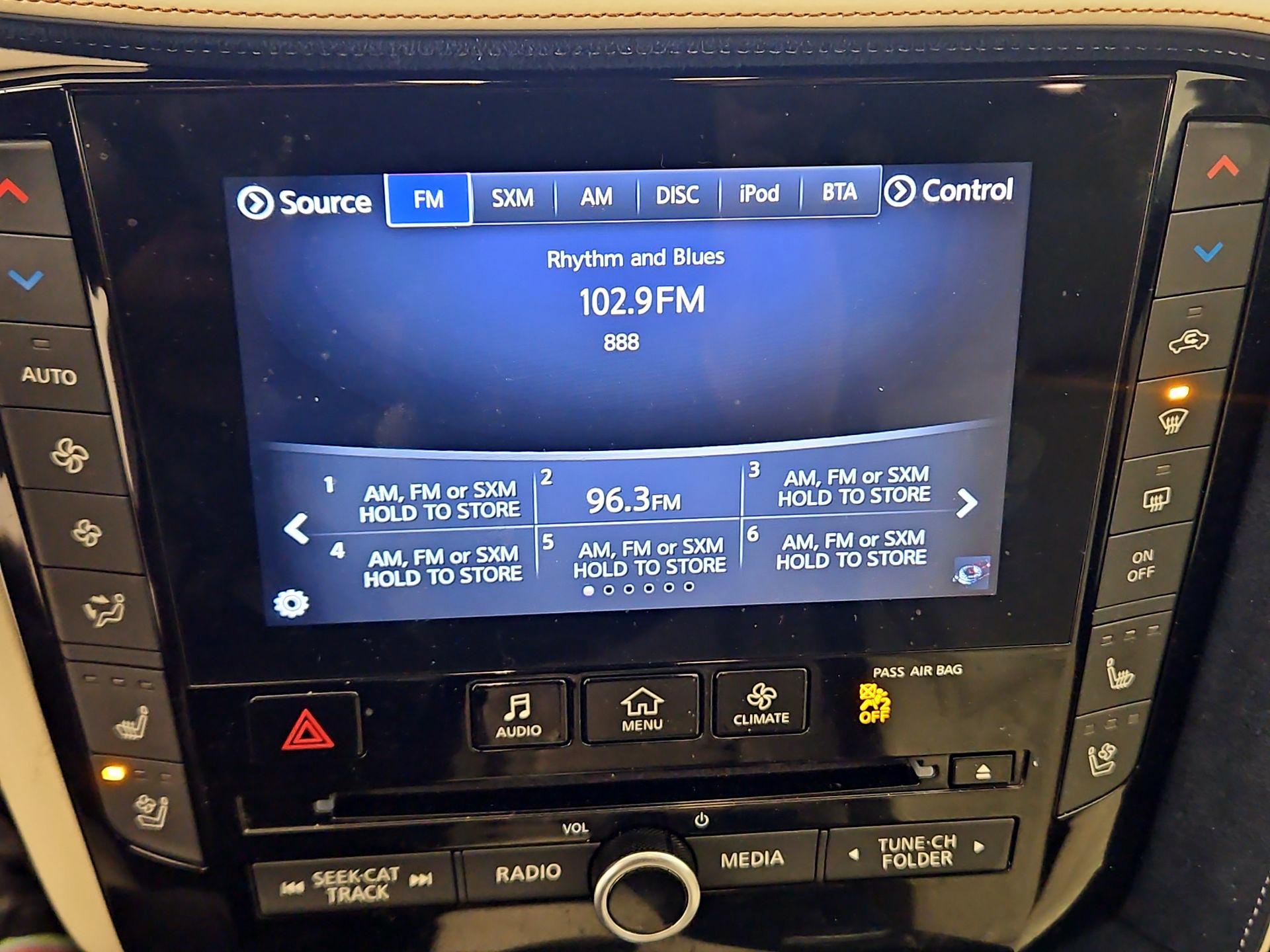 Thumbnail: 2019 INFINITI QX50 - 16