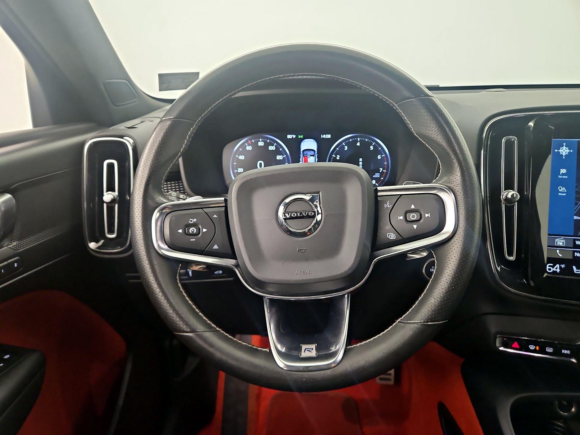 Thumbnail: 2019 Volvo XC40 - 10