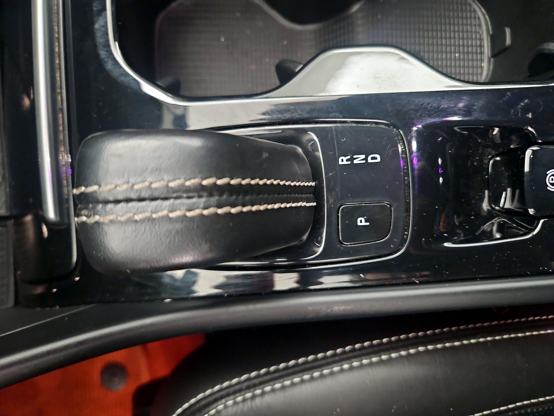 Thumbnail: 2019 Volvo XC40 - 18