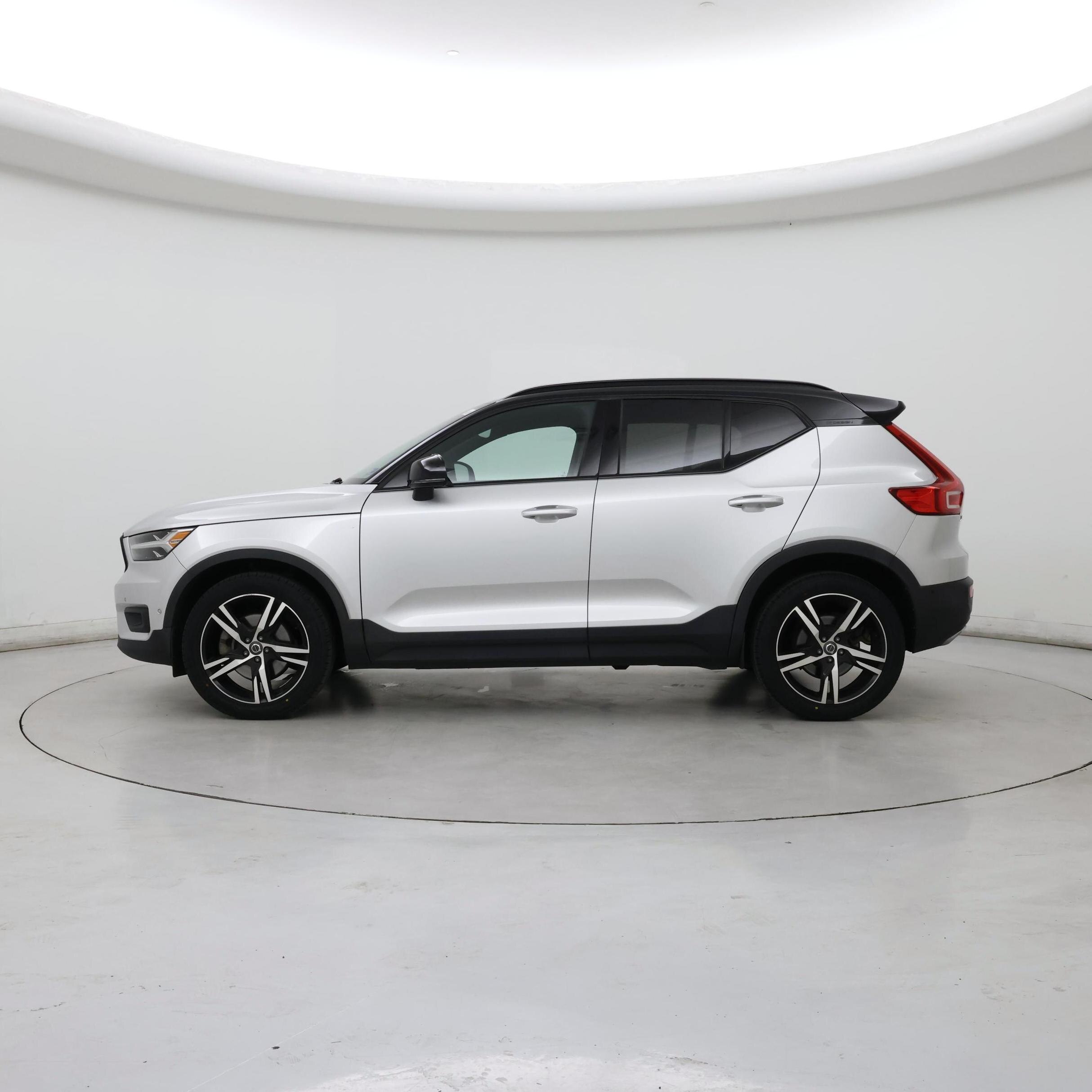 Thumbnail: 2019 Volvo XC40 - 3