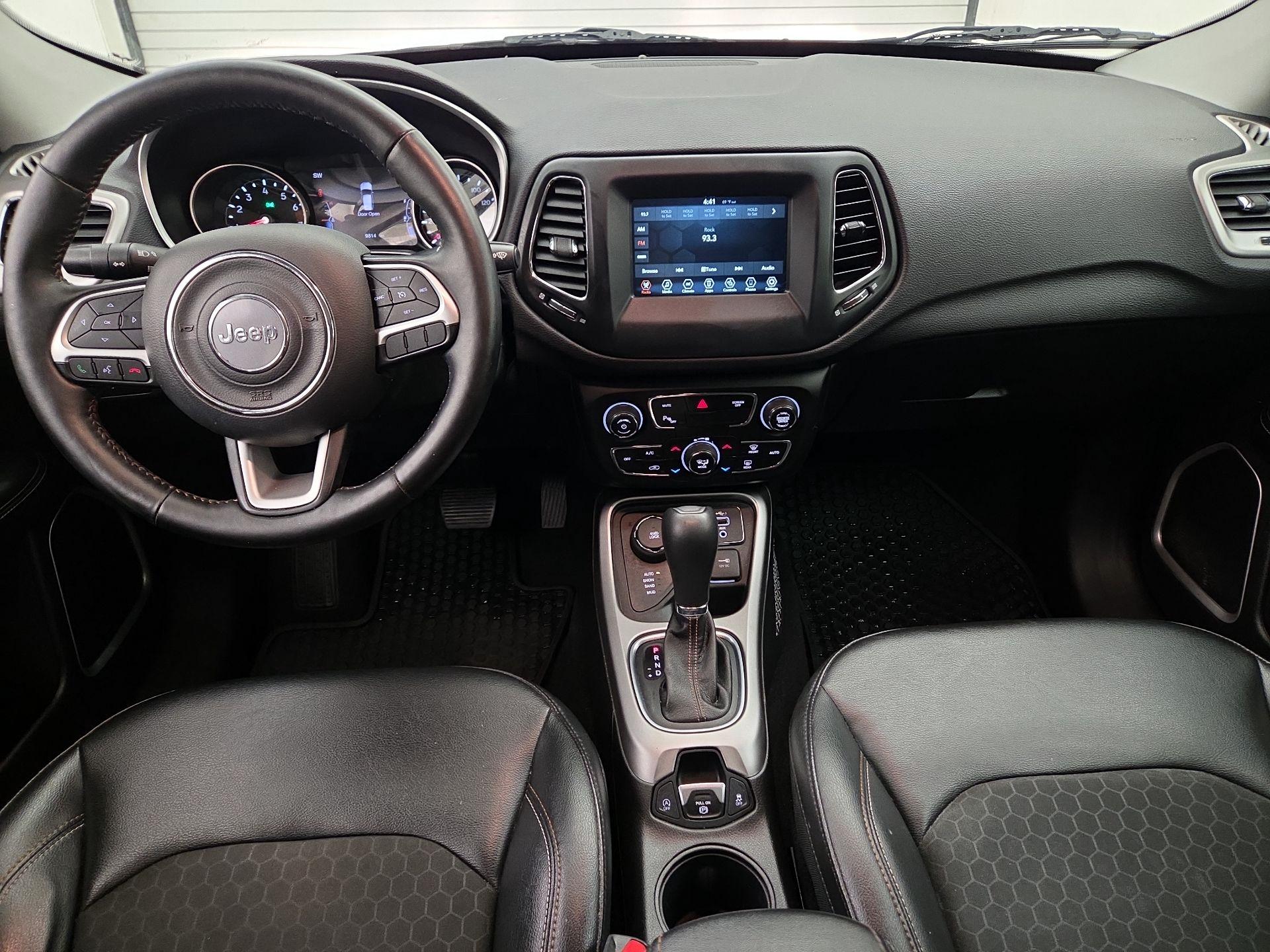 Thumbnail: 2020 Jeep Compass - 9