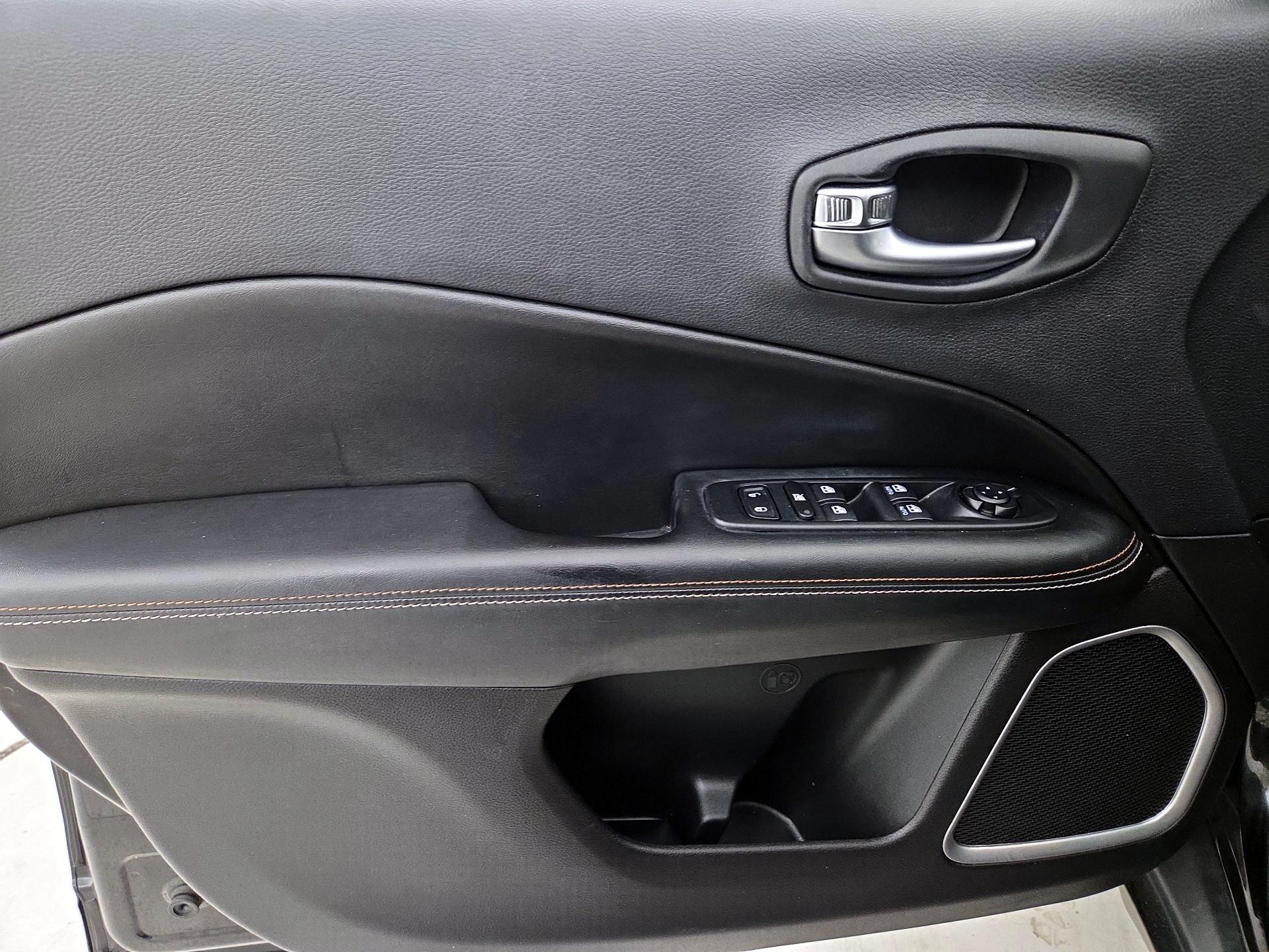 Thumbnail: 2020 Jeep Compass - 12