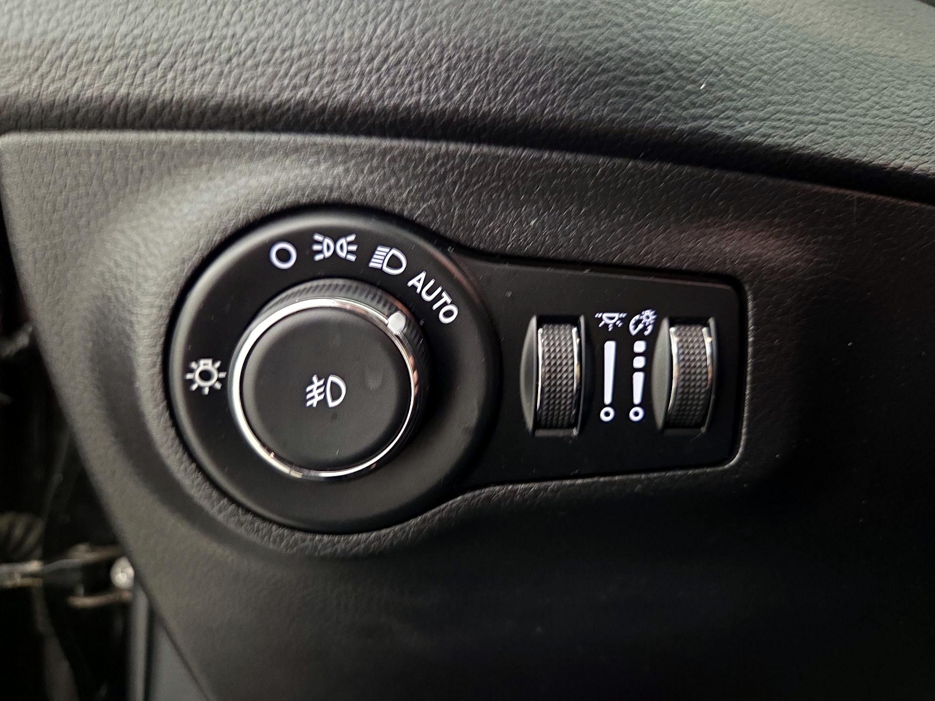 Thumbnail: 2020 Jeep Compass - 13