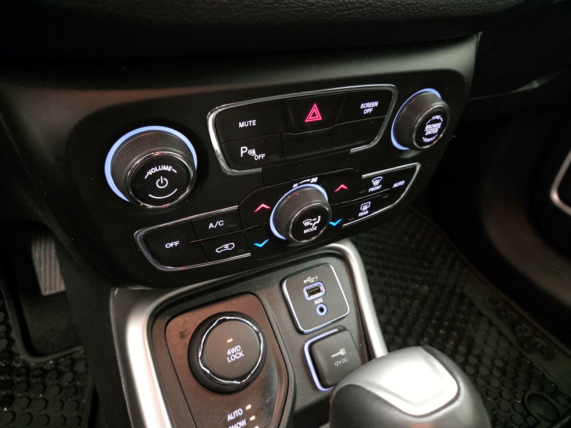 Thumbnail: 2020 Jeep Compass - 16