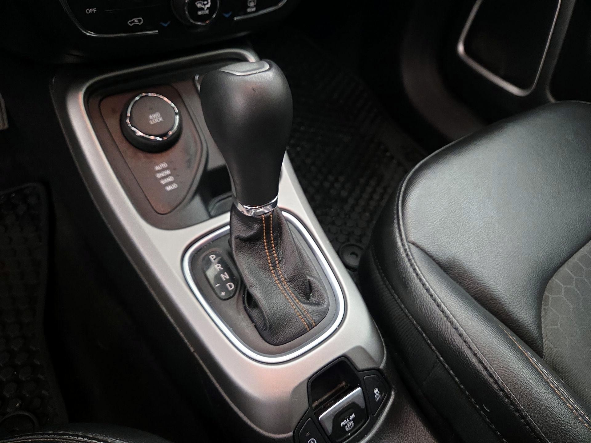 Thumbnail: 2020 Jeep Compass - 17