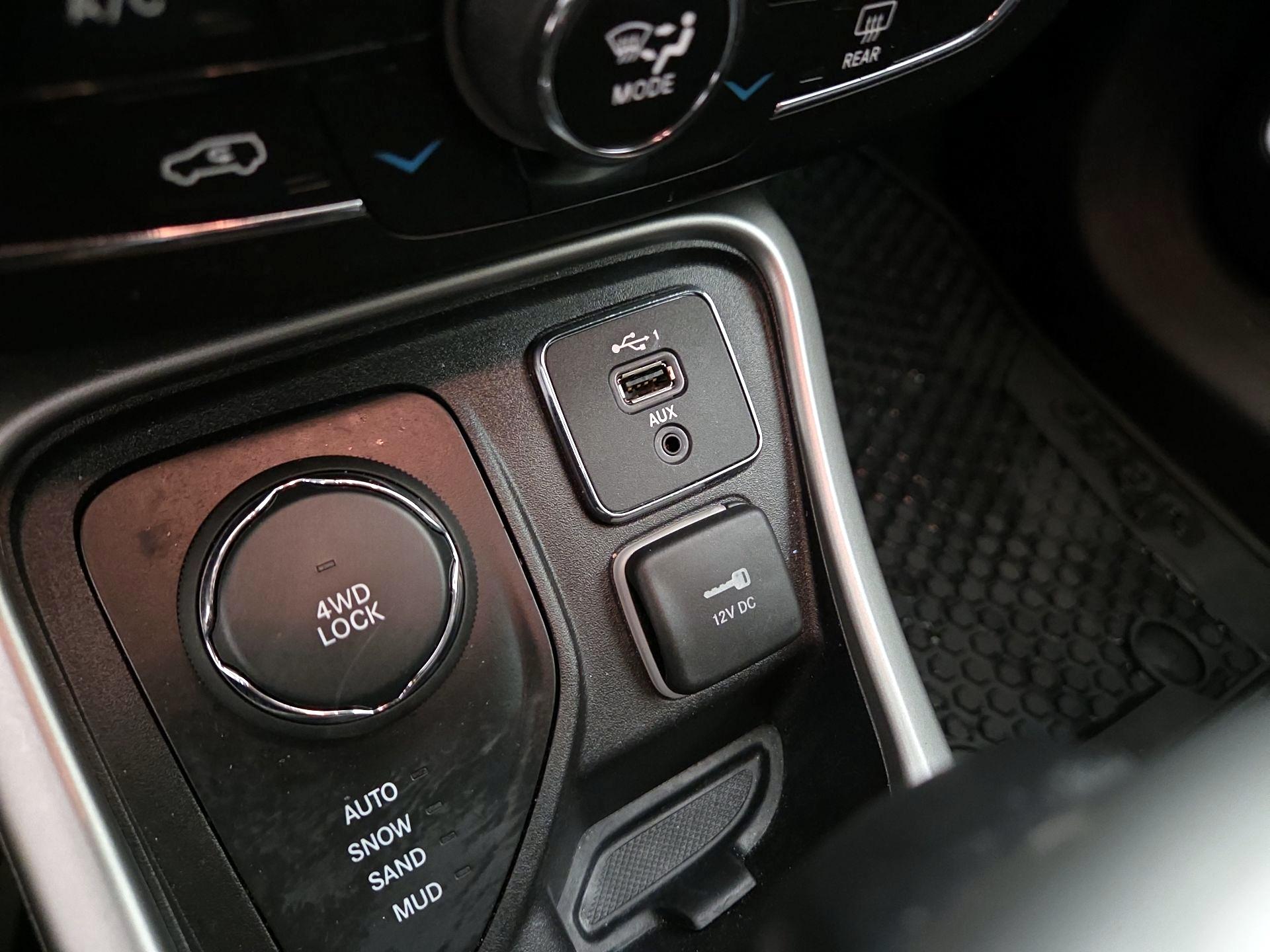 Thumbnail: 2020 Jeep Compass - 18