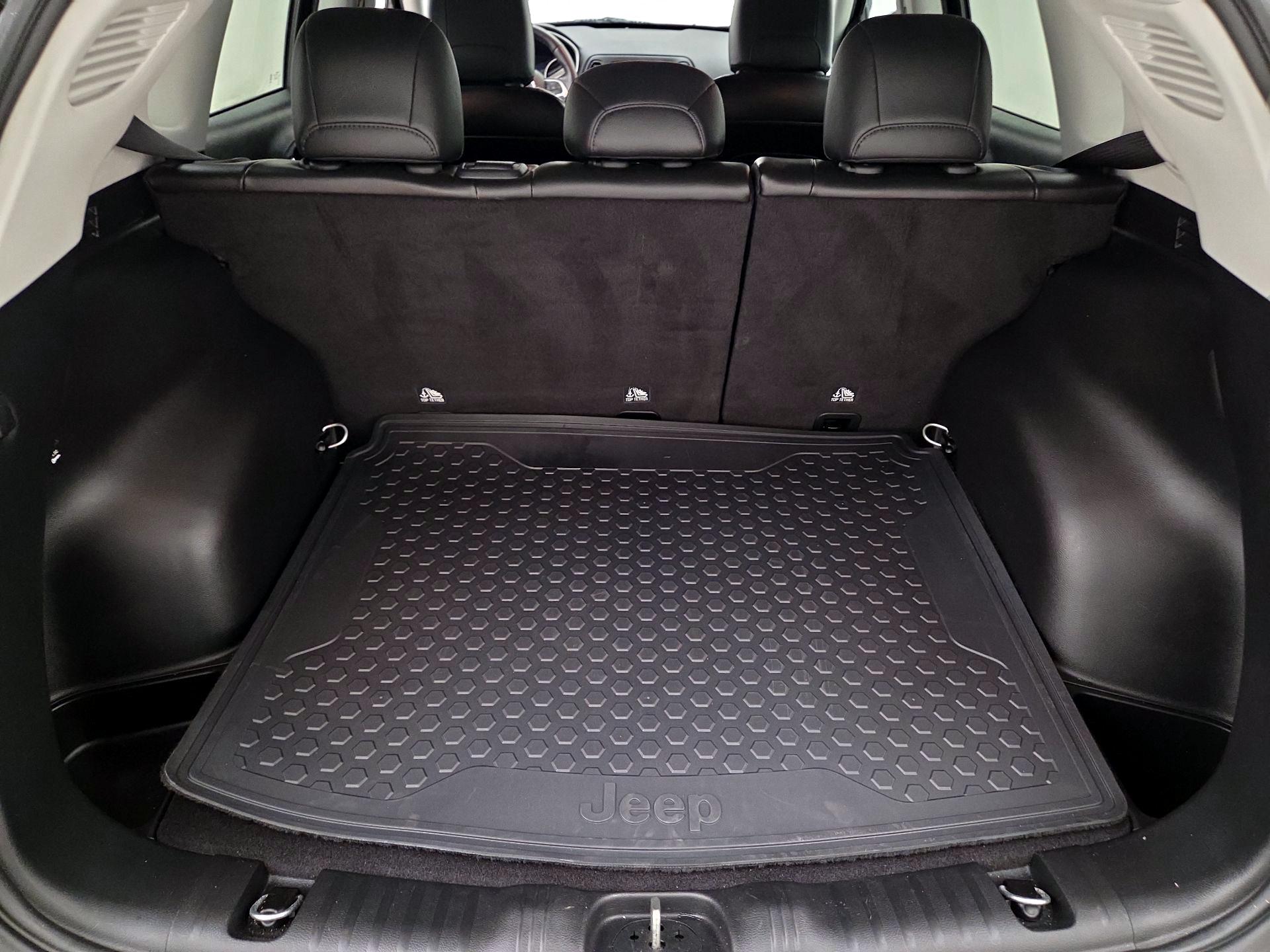 Thumbnail: 2020 Jeep Compass - 20