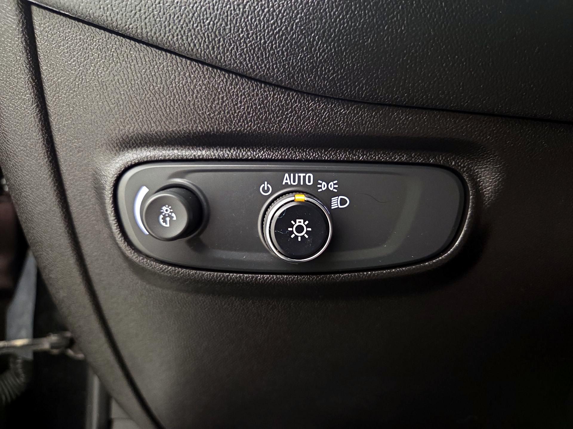 Thumbnail: 2022 Chevrolet Equinox - 13