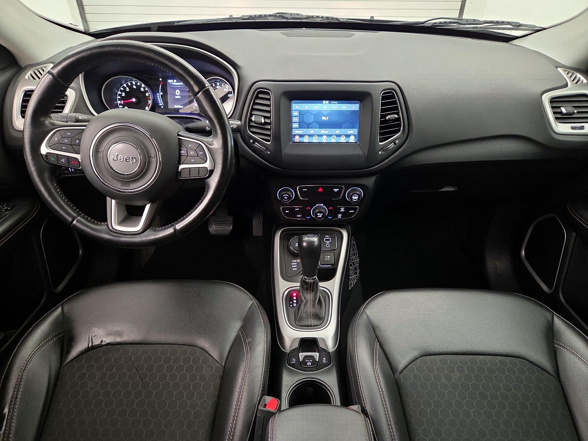 Thumbnail: 2020 Jeep Compass - 9