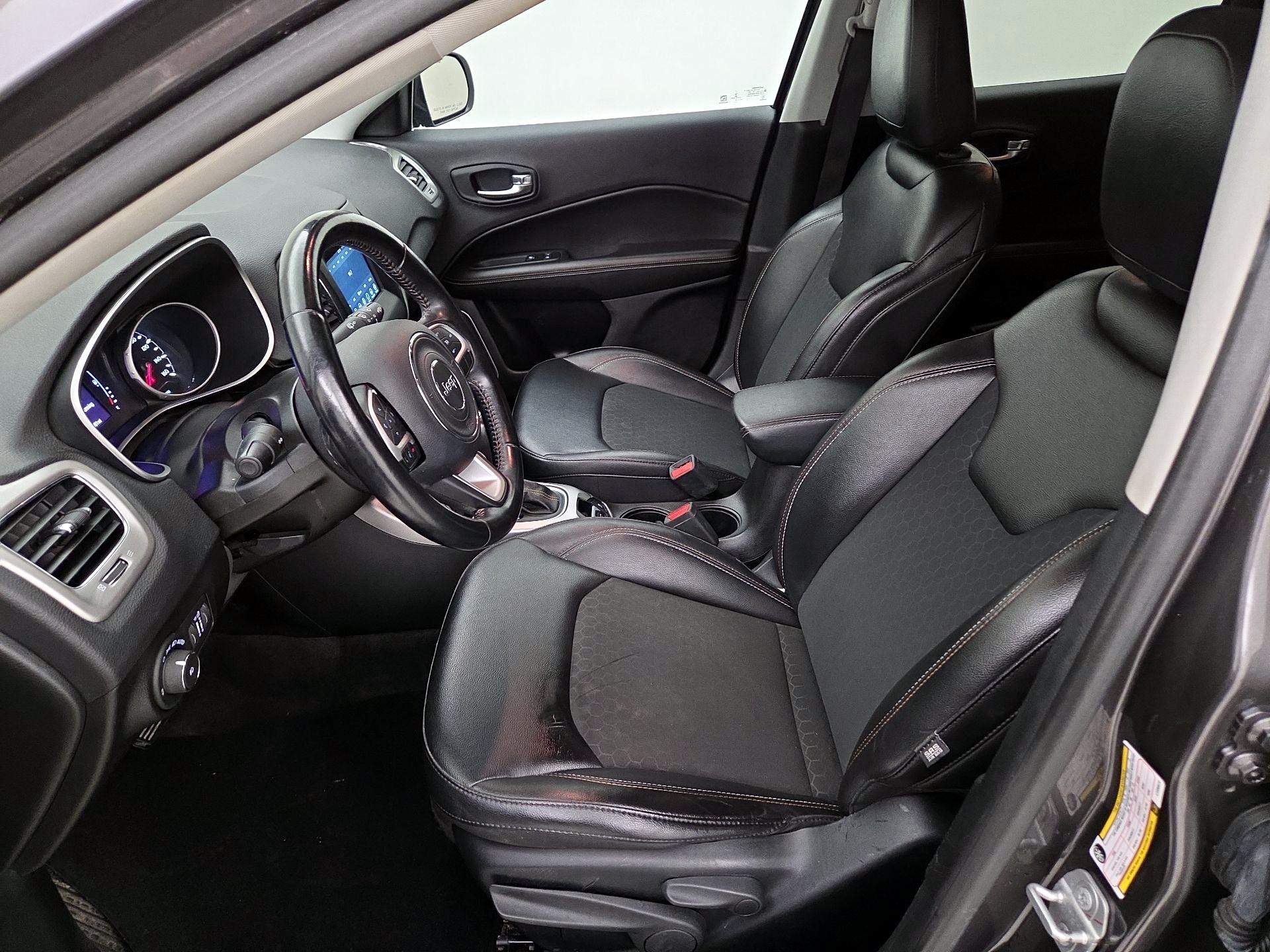 Thumbnail: 2020 Jeep Compass - 11