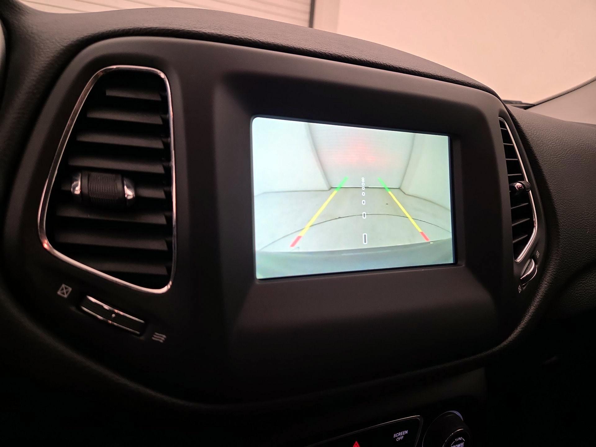 Thumbnail: 2020 Jeep Compass - 14