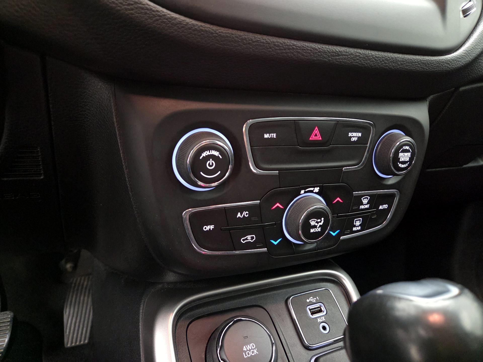 Thumbnail: 2020 Jeep Compass - 16