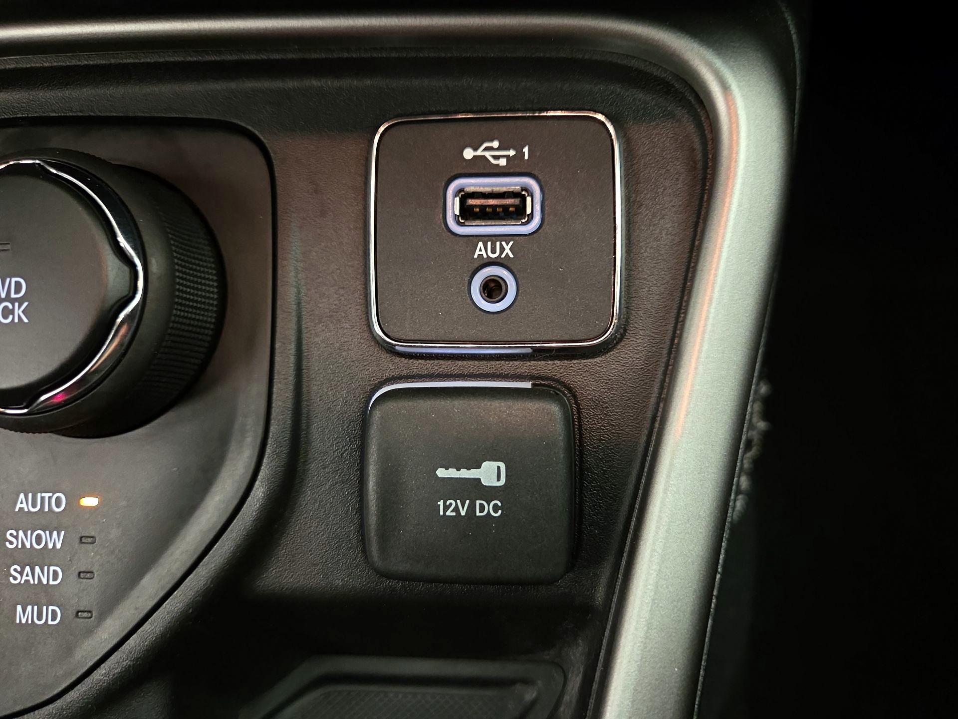 Thumbnail: 2020 Jeep Compass - 18