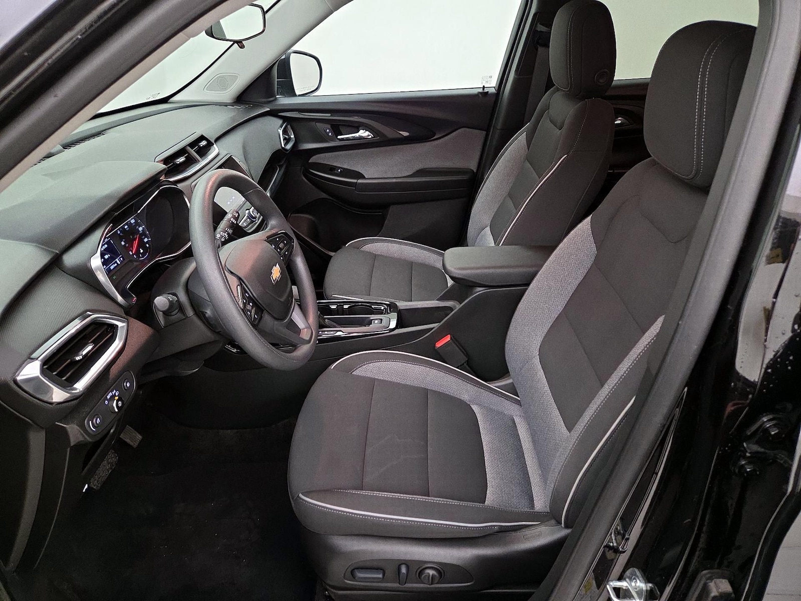 2023 Chevrolet TrailBlazer LT - Photo 12