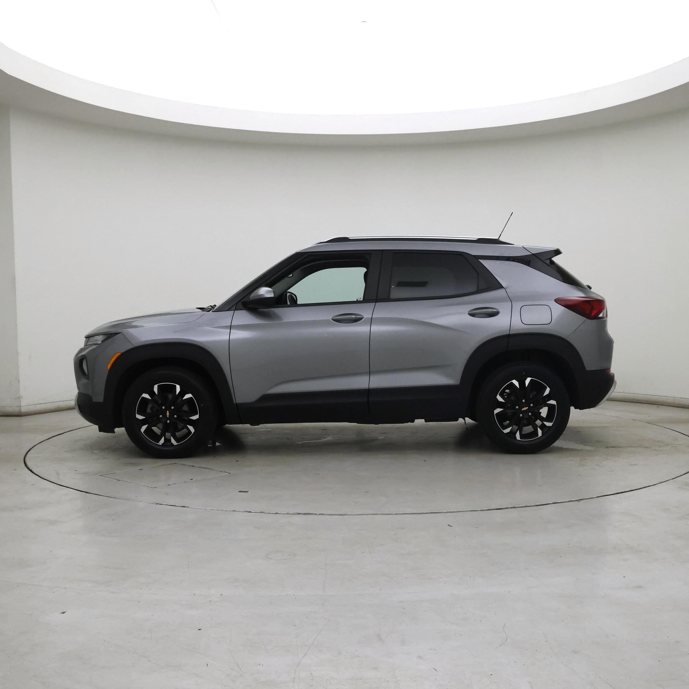 Thumbnail: 2023 Chevrolet TrailBlazer - 3