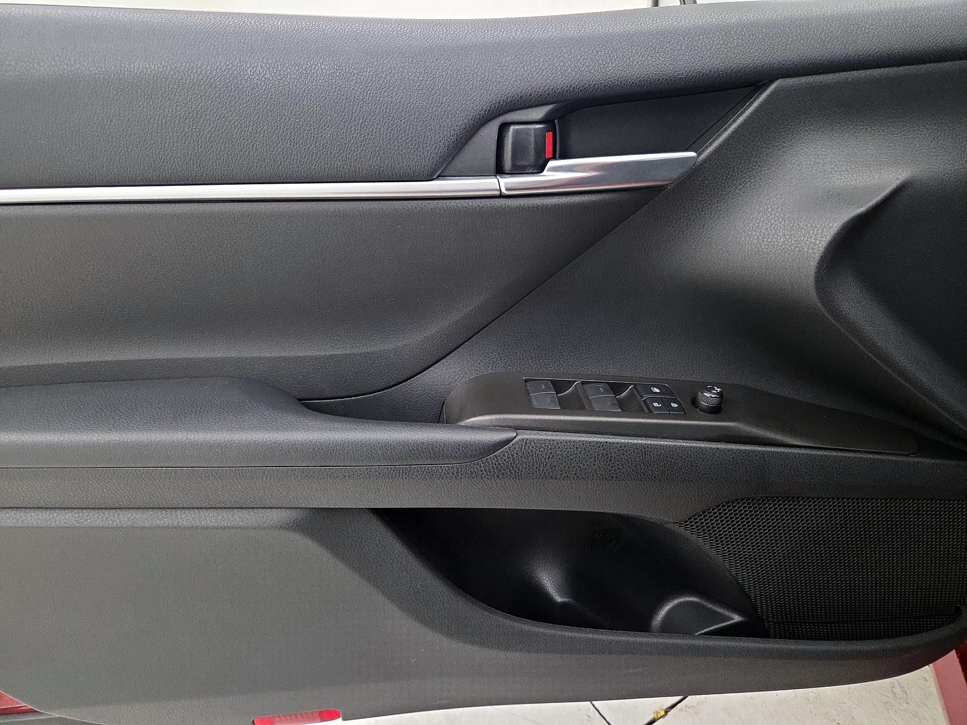 Thumbnail: 2022 Toyota Camry - 12