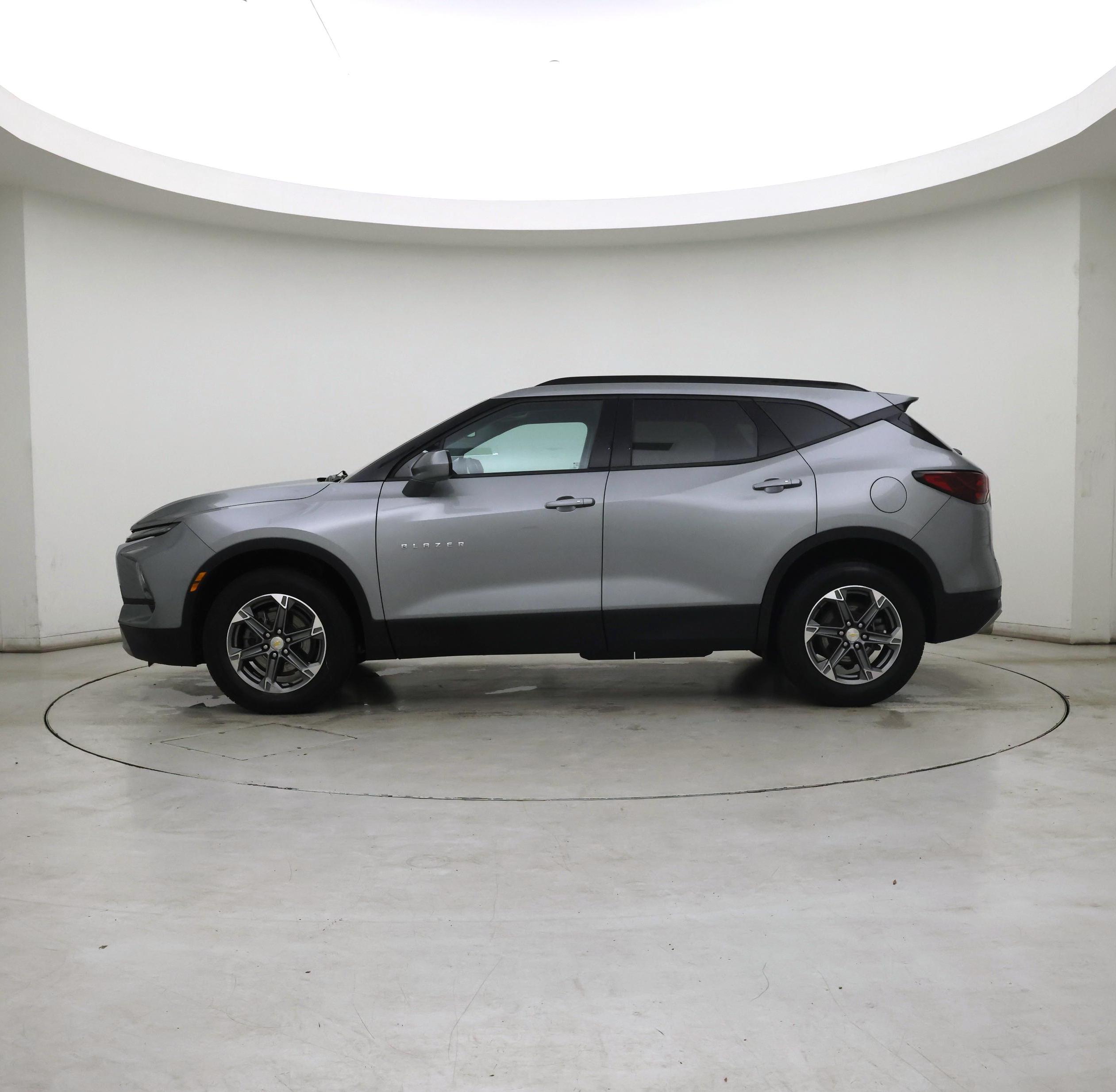 Thumbnail: 2023 Chevrolet Blazer - 3