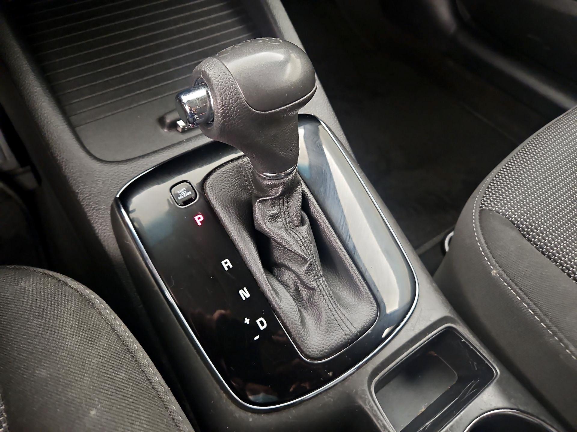 Thumbnail: 2017 Kia Forte - 17