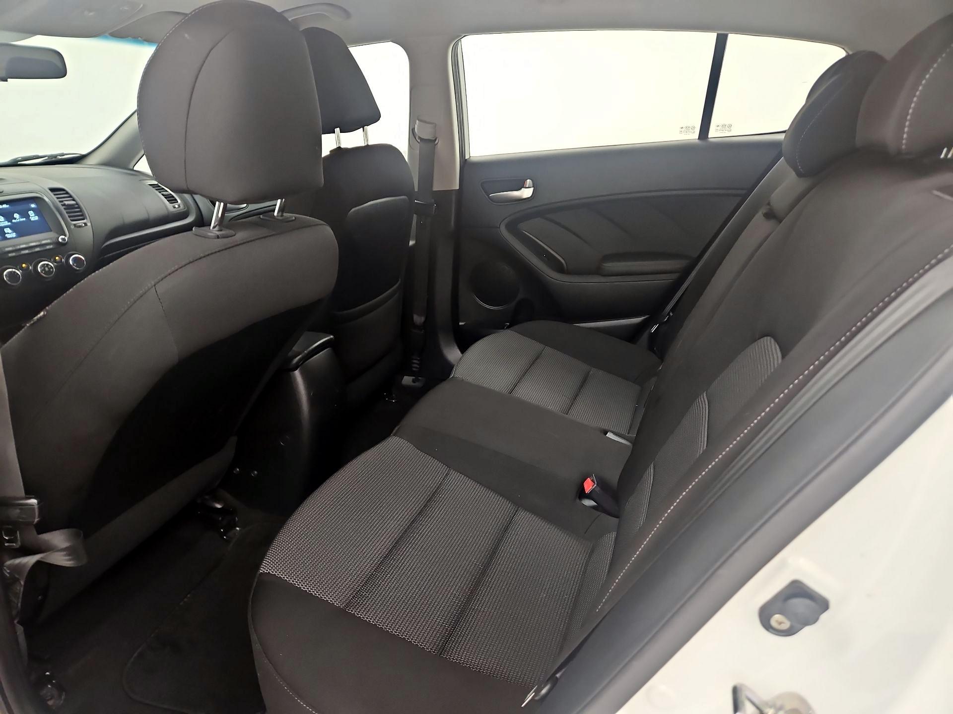 Thumbnail: 2017 Kia Forte - 19