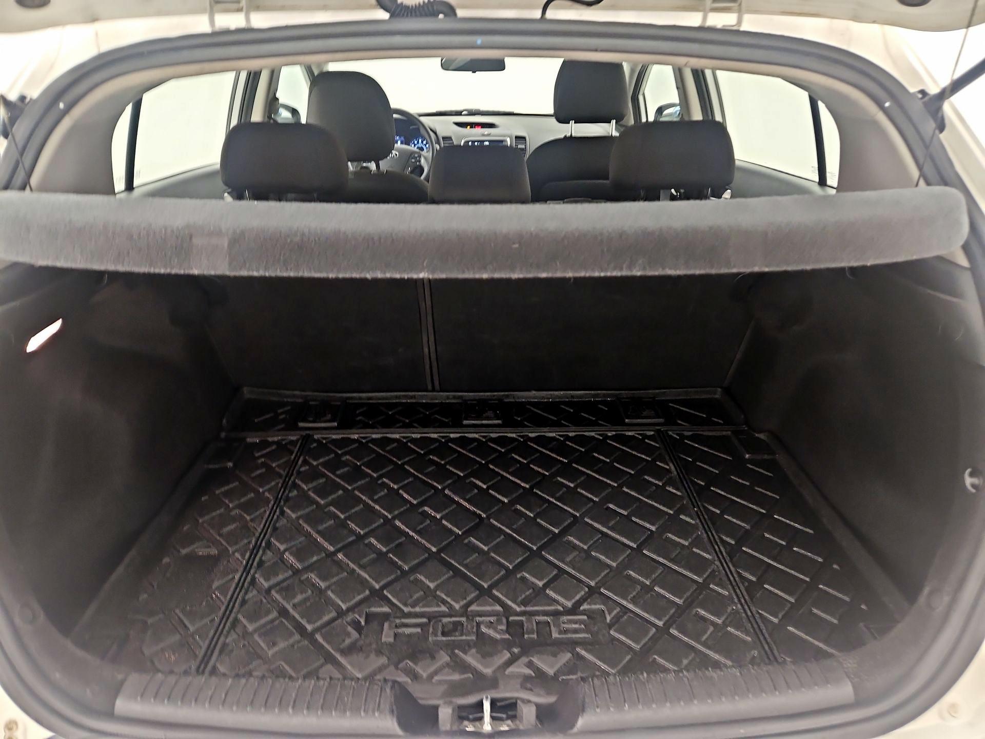 Thumbnail: 2017 Kia Forte - 20